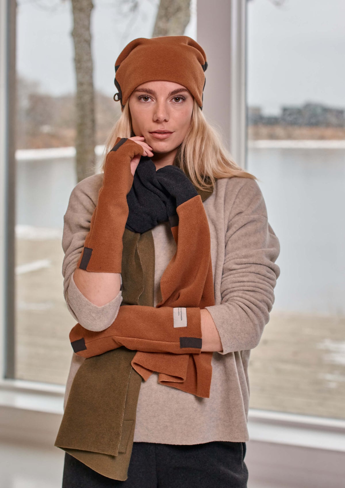 Rust wrist warmers from Henriette Steffensen Copenhagen