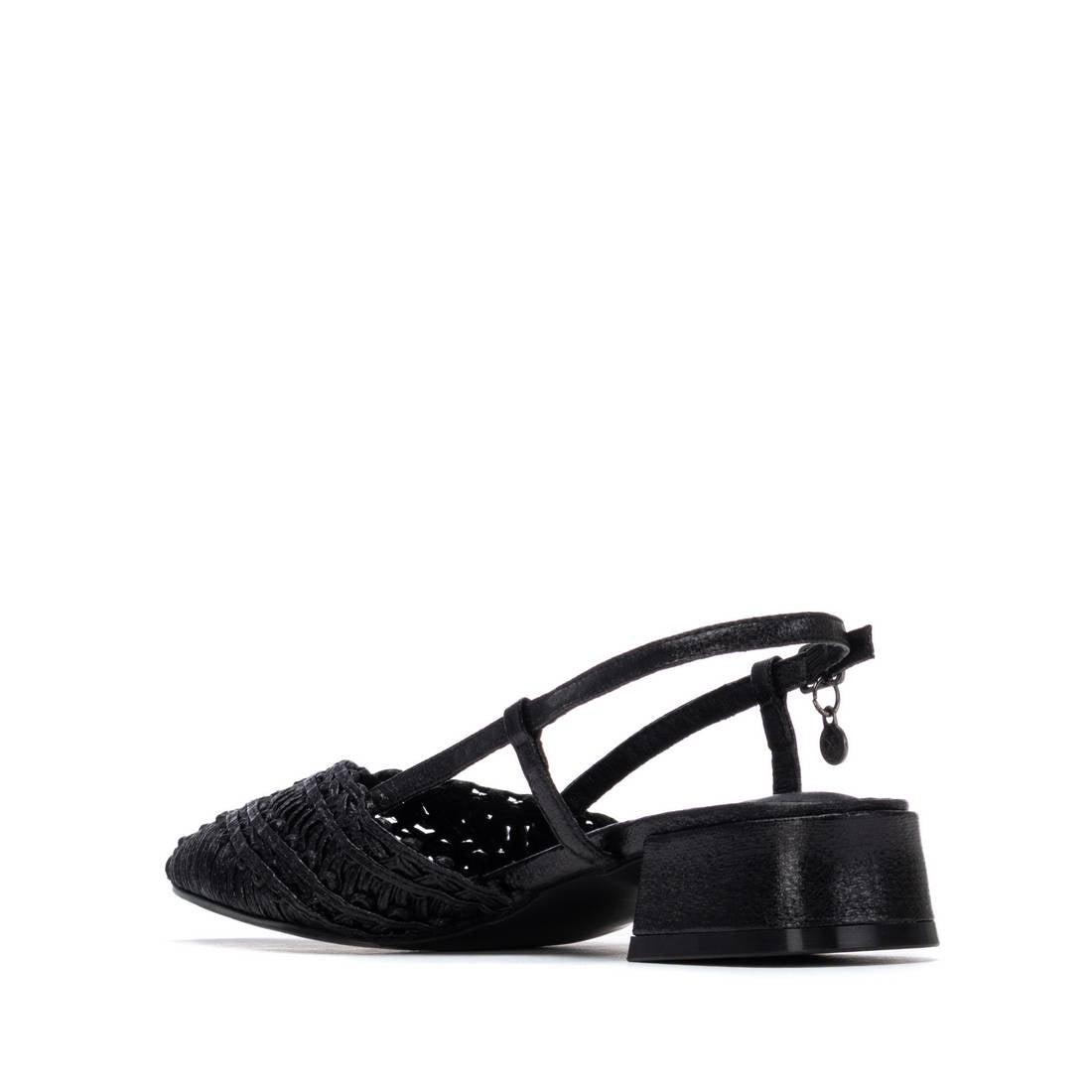 Black sandal with a small heel