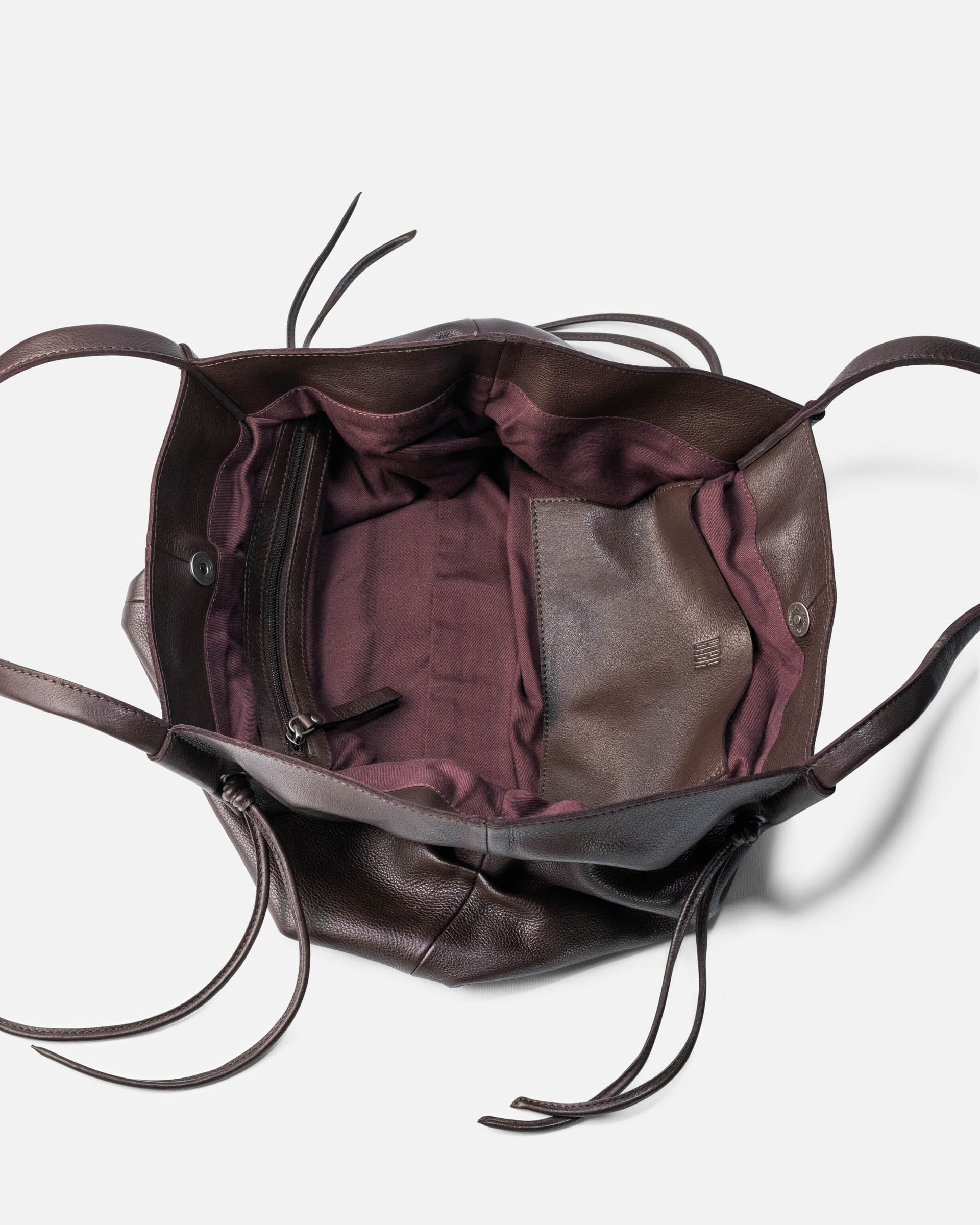 BIBA Brumley leather bag with magnetic closure