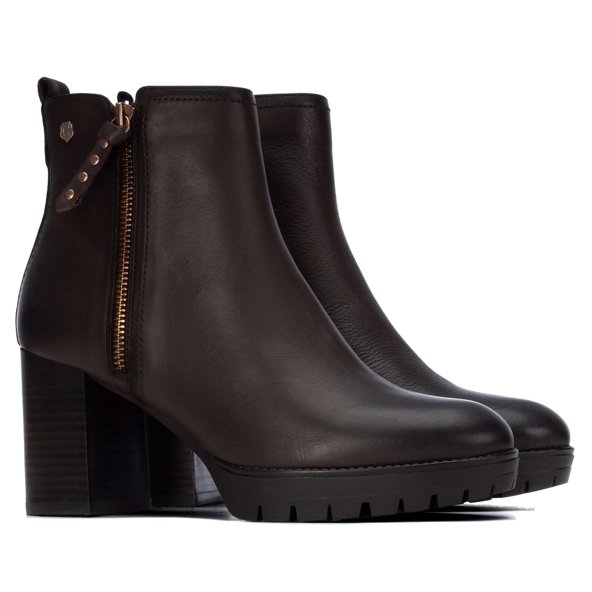 Carmela 16428303 leather boots with chunky sole
