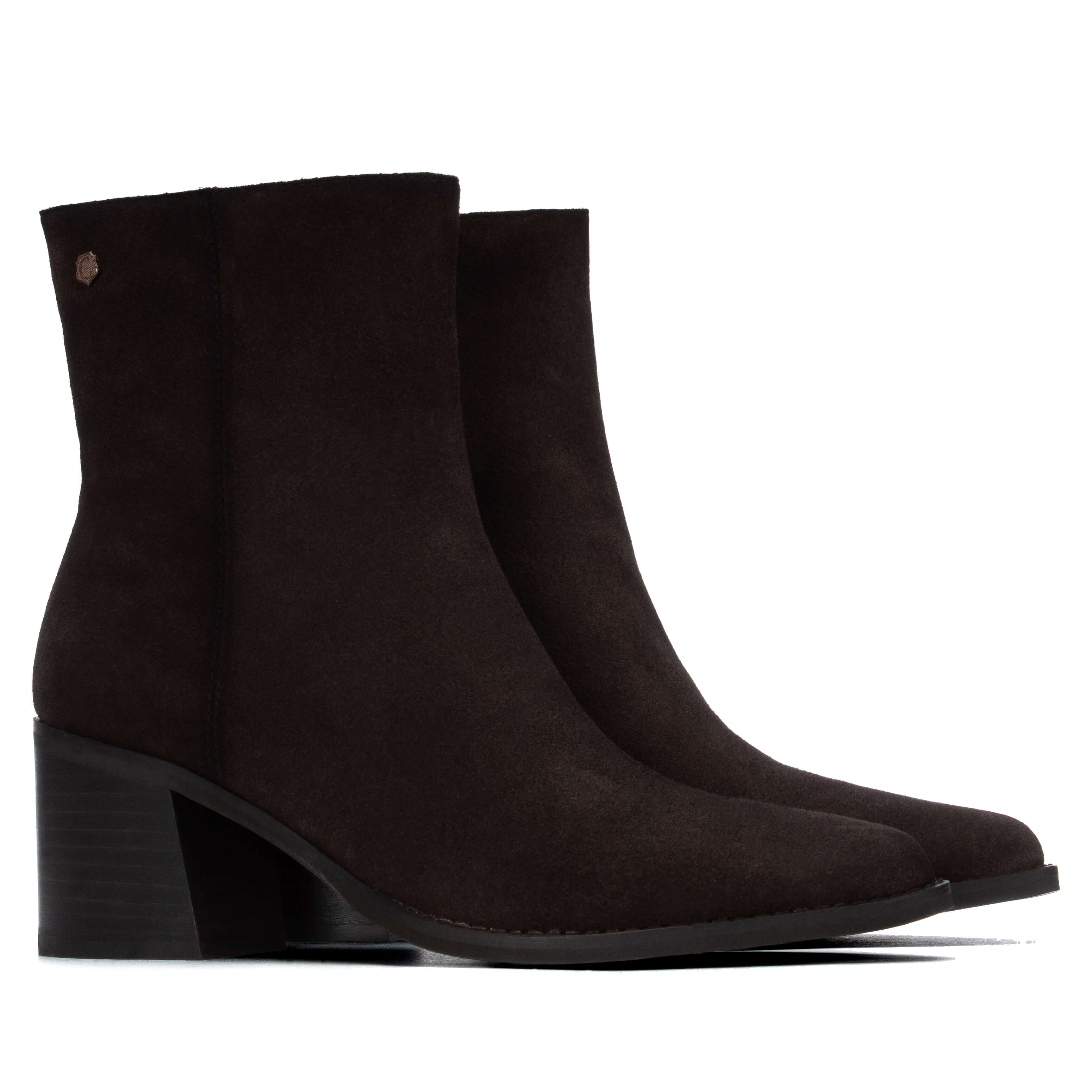 Carmela 16413401 ankle boot with soft suede upper