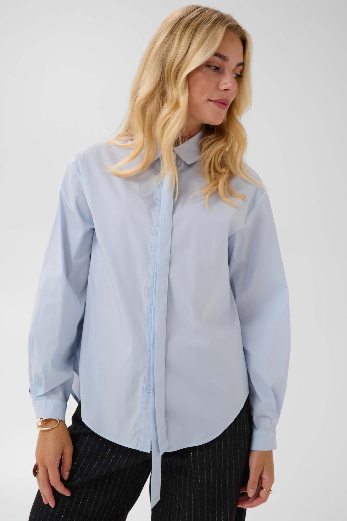 Cream style 10615444 button-front shirt detail