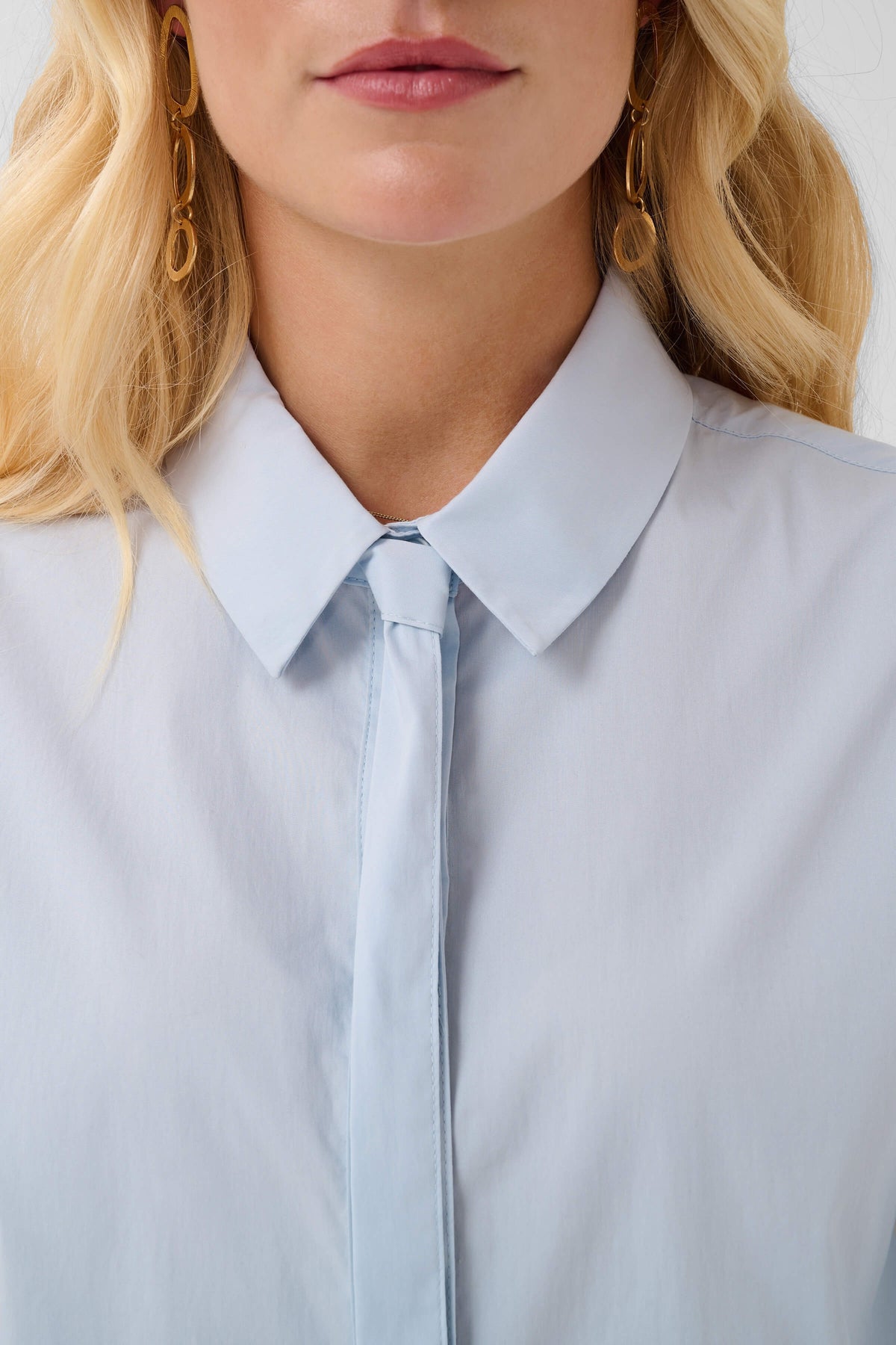 Cream Saffa shirt with pointed collar and neck tie