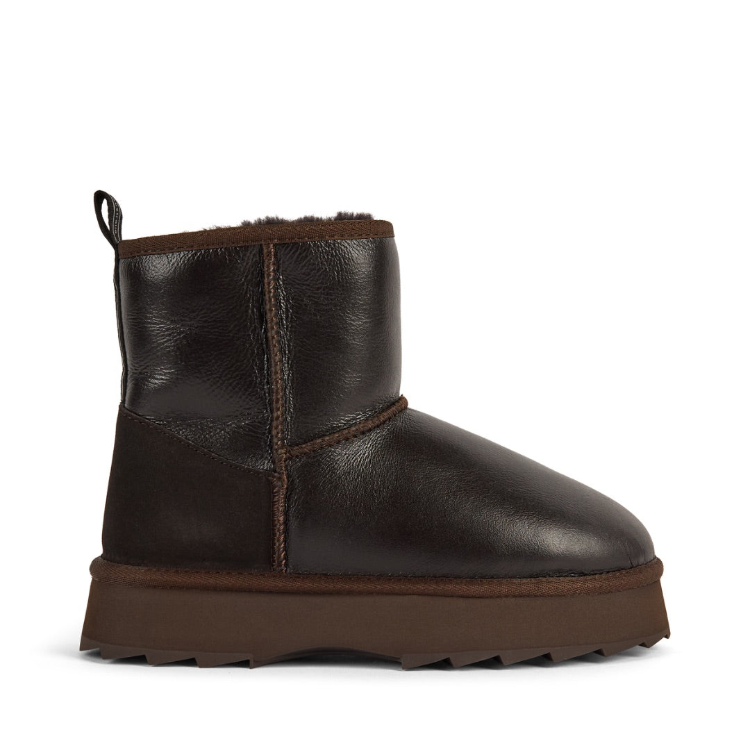 EMU Sharky Mini Town sheepskin-lined boots