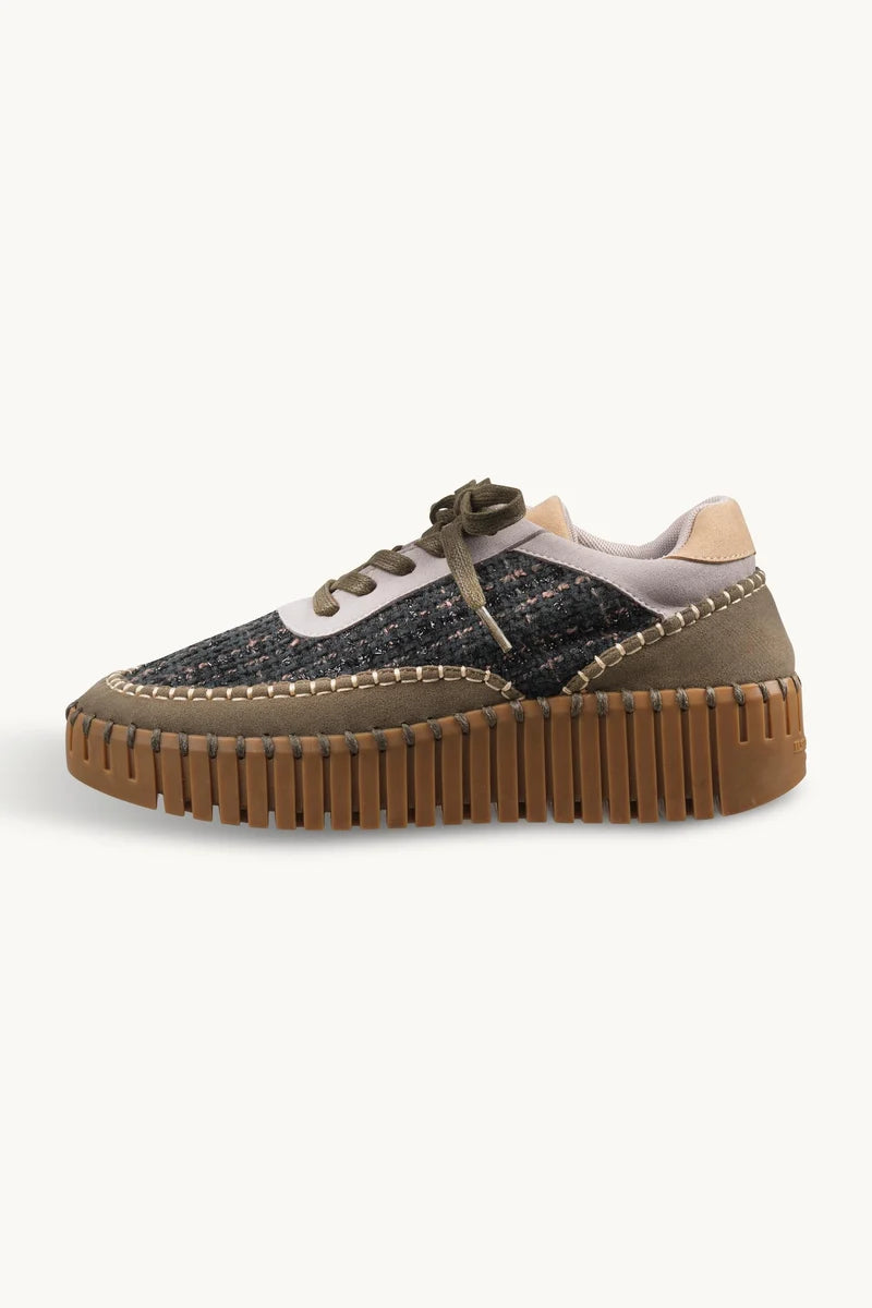 Women’s mixed-material runners with a softly padded insole