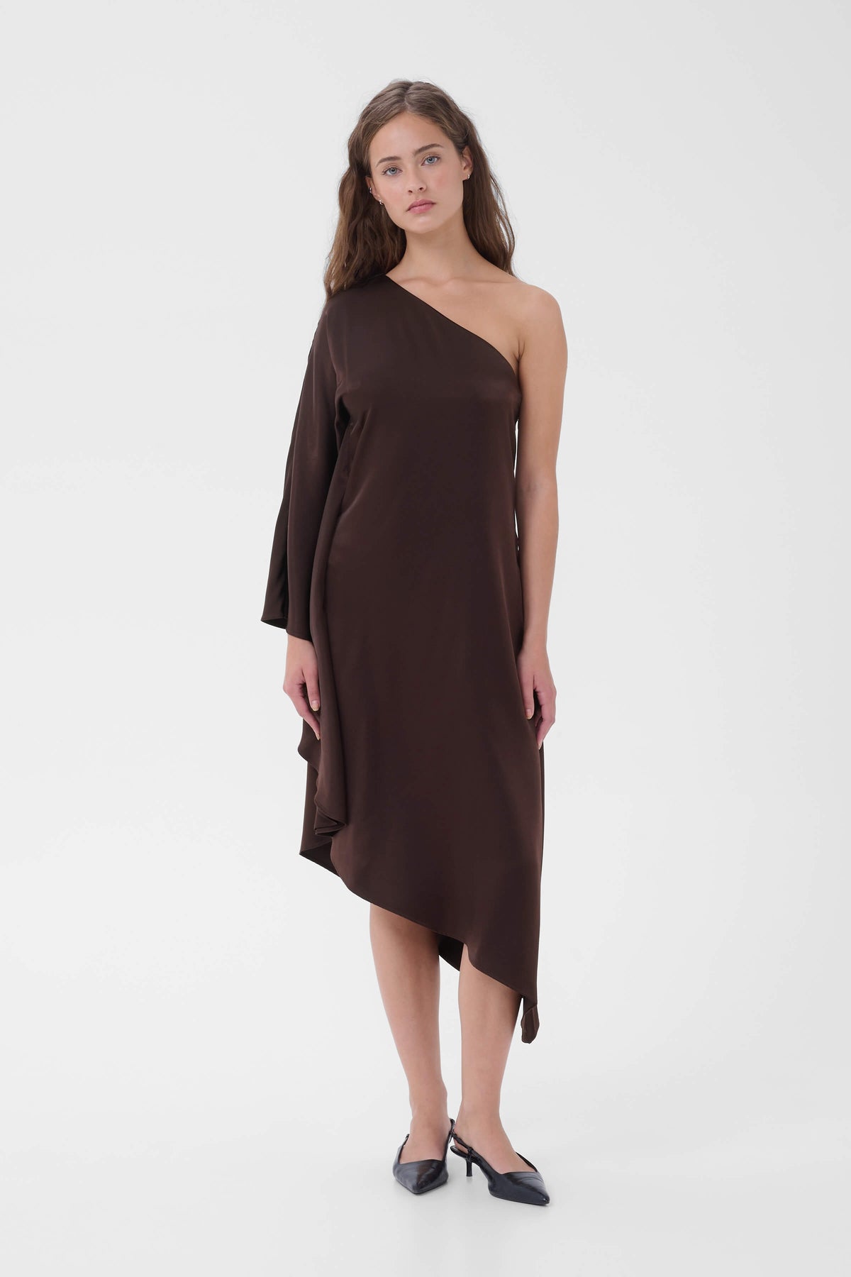 My Essential Wardrobe Estelle one-shoulder dress