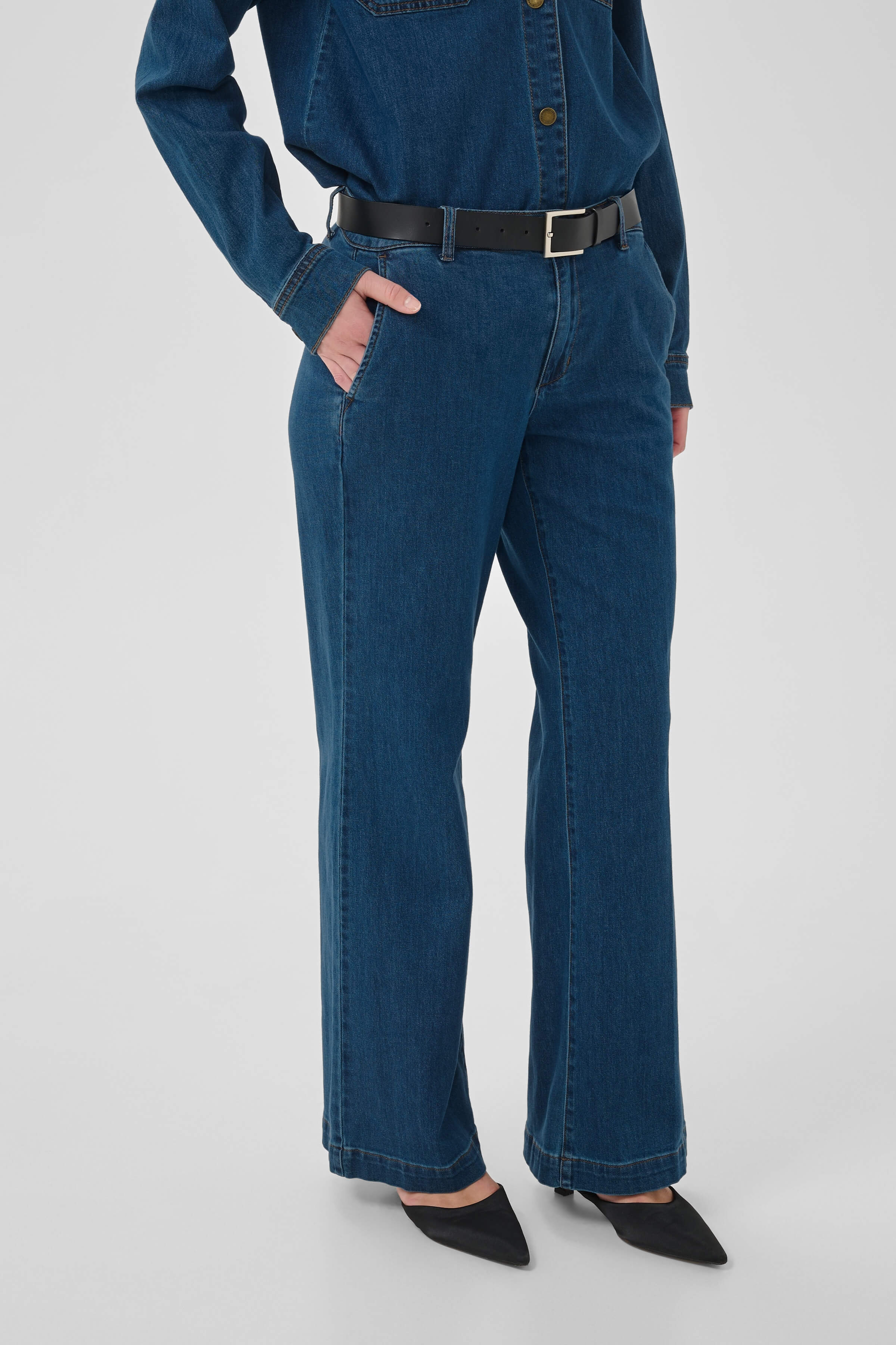 Front view of The Lara 115 wide-leg jeans