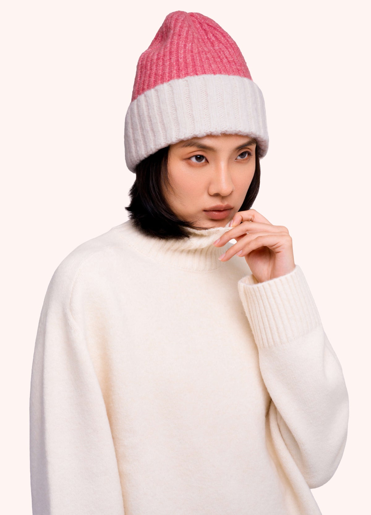 Powder cosy winter hat in coral