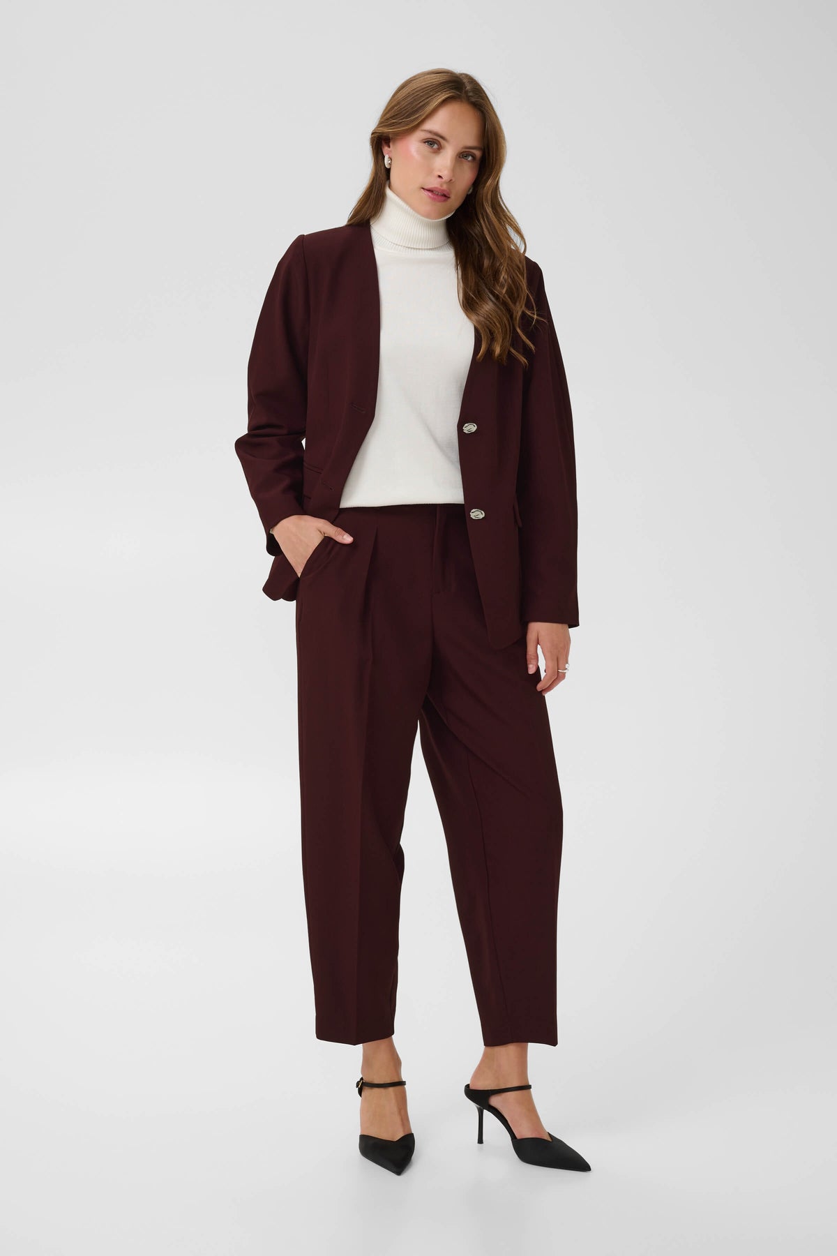 UbigailSZ tailored trousers with front pleat detailing