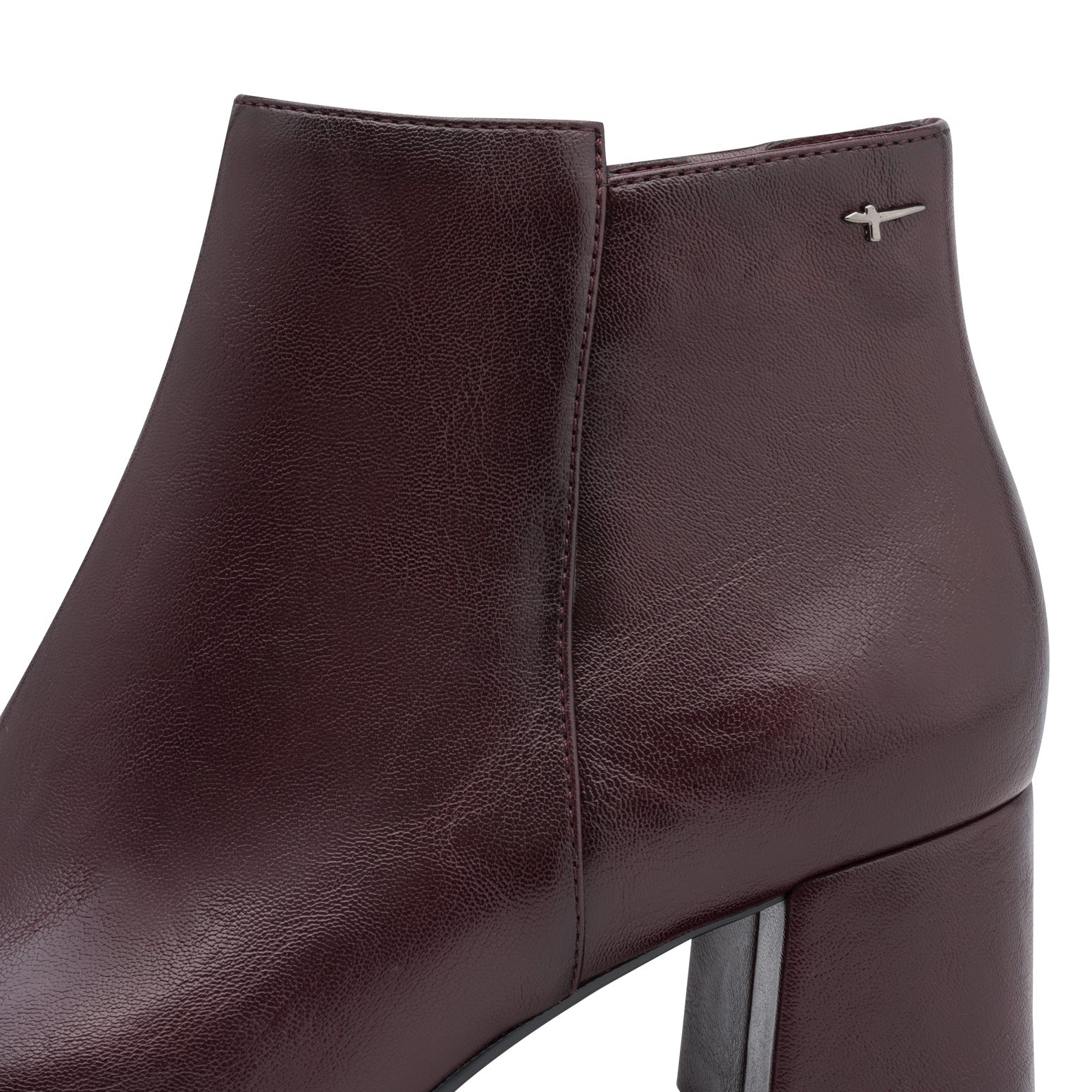 Tamaris pointed-toe ankle boots with a stable block heel