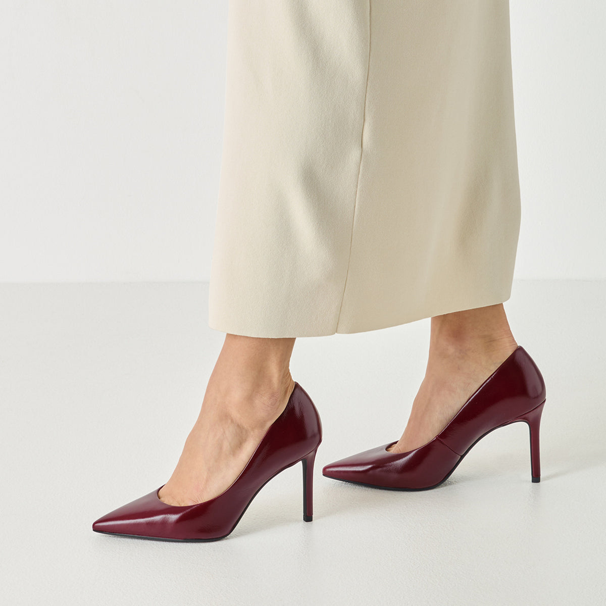 Tamaris women’s stiletto court shoes 1-22480-42-098