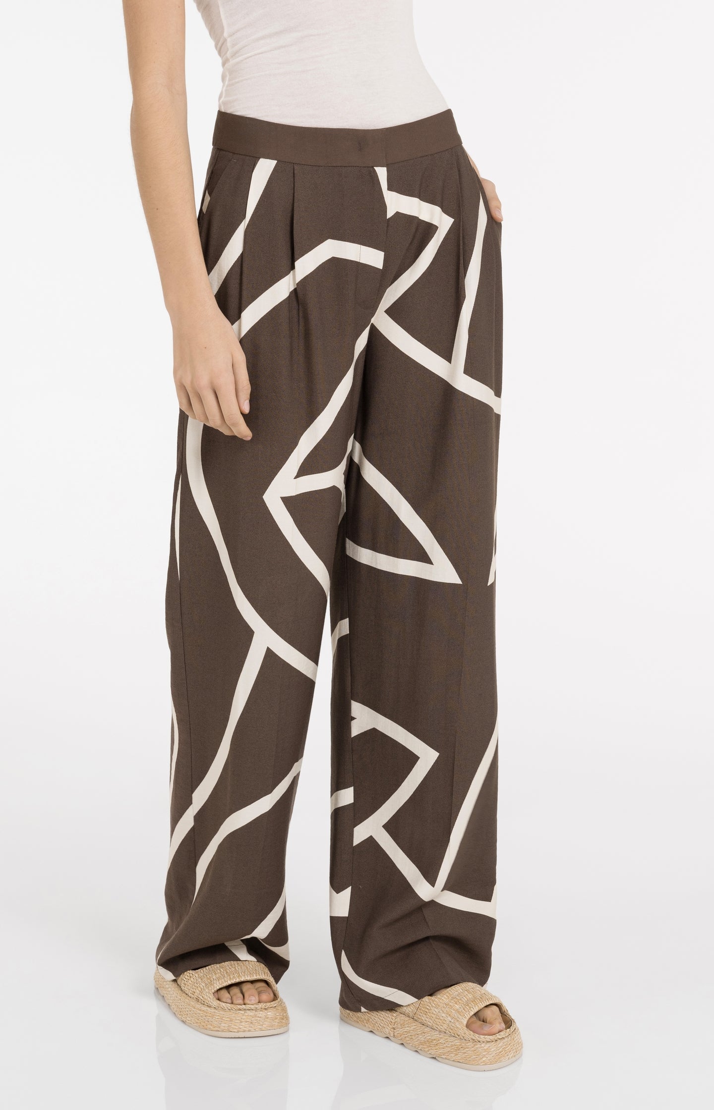 Woven trousers with wide legs and print