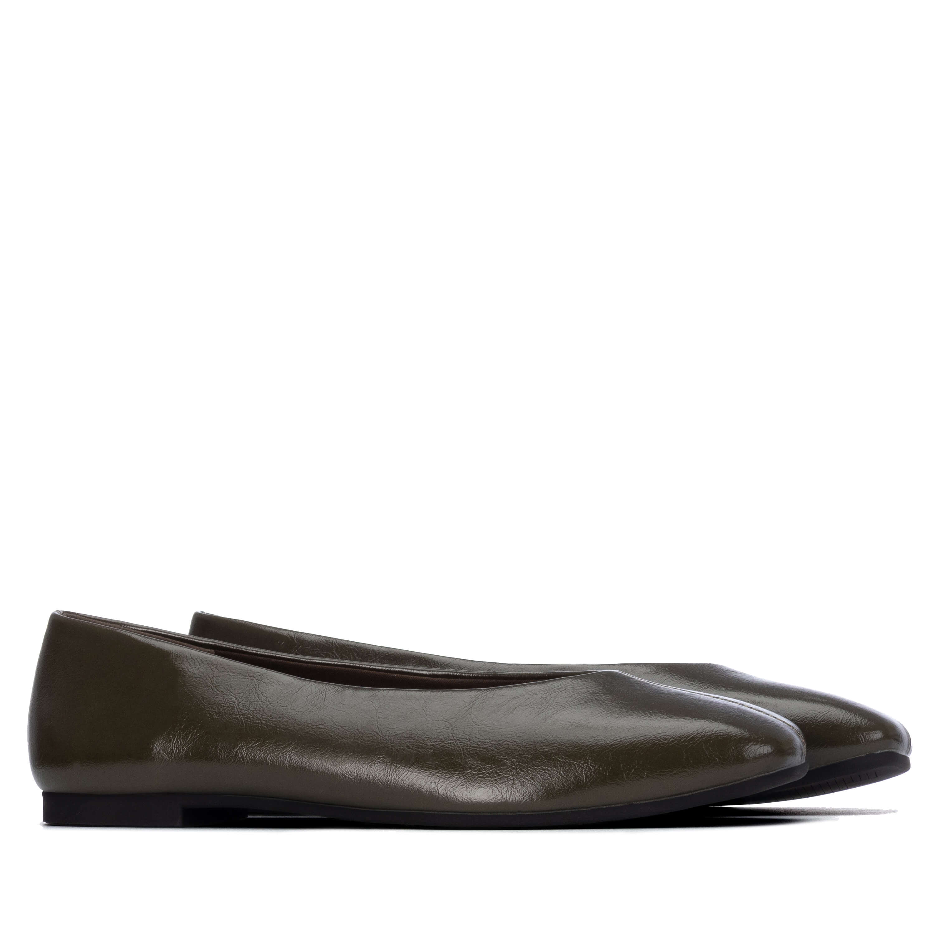 Khaki green flat shoe