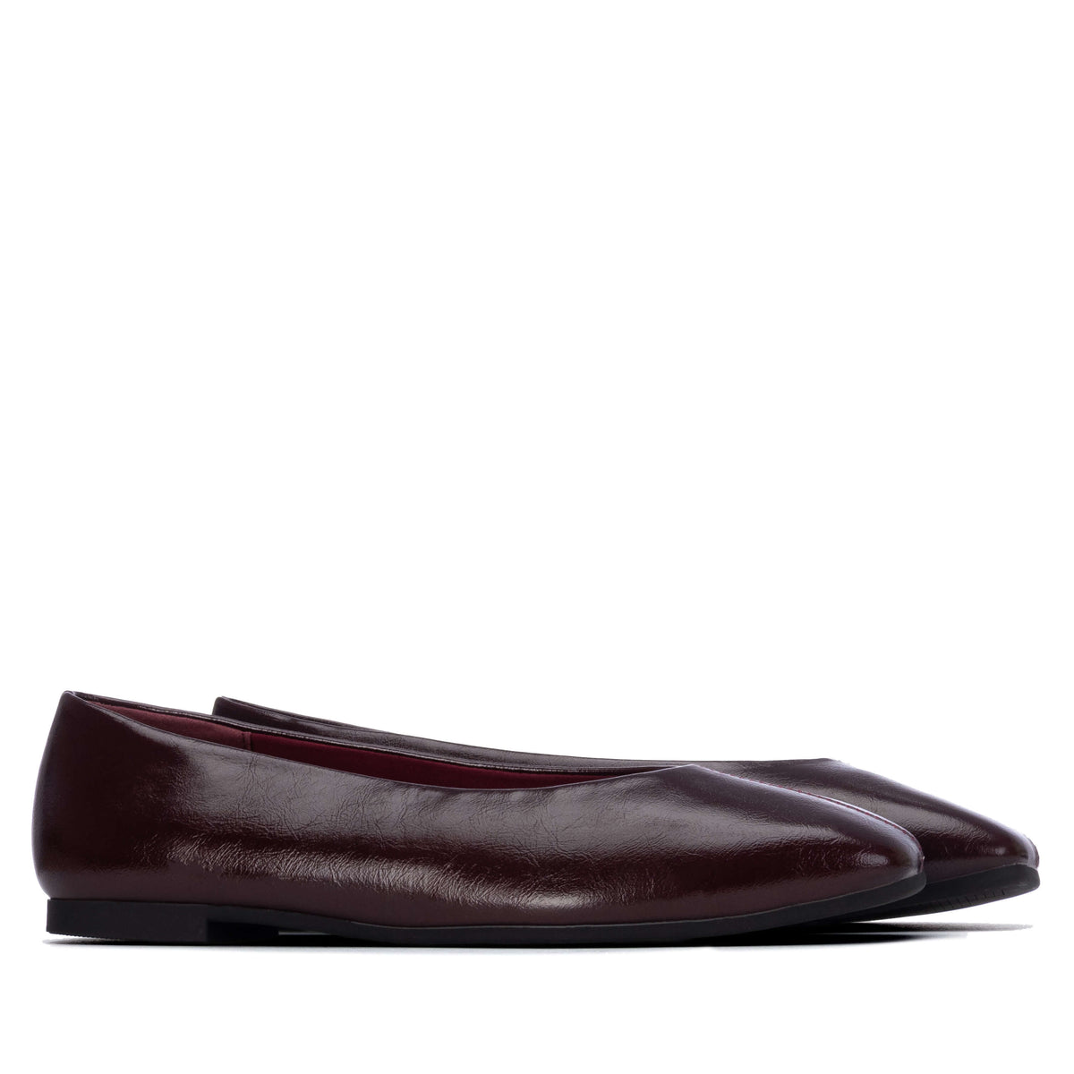 Xti lightweight ballerina flat for everyday wear
