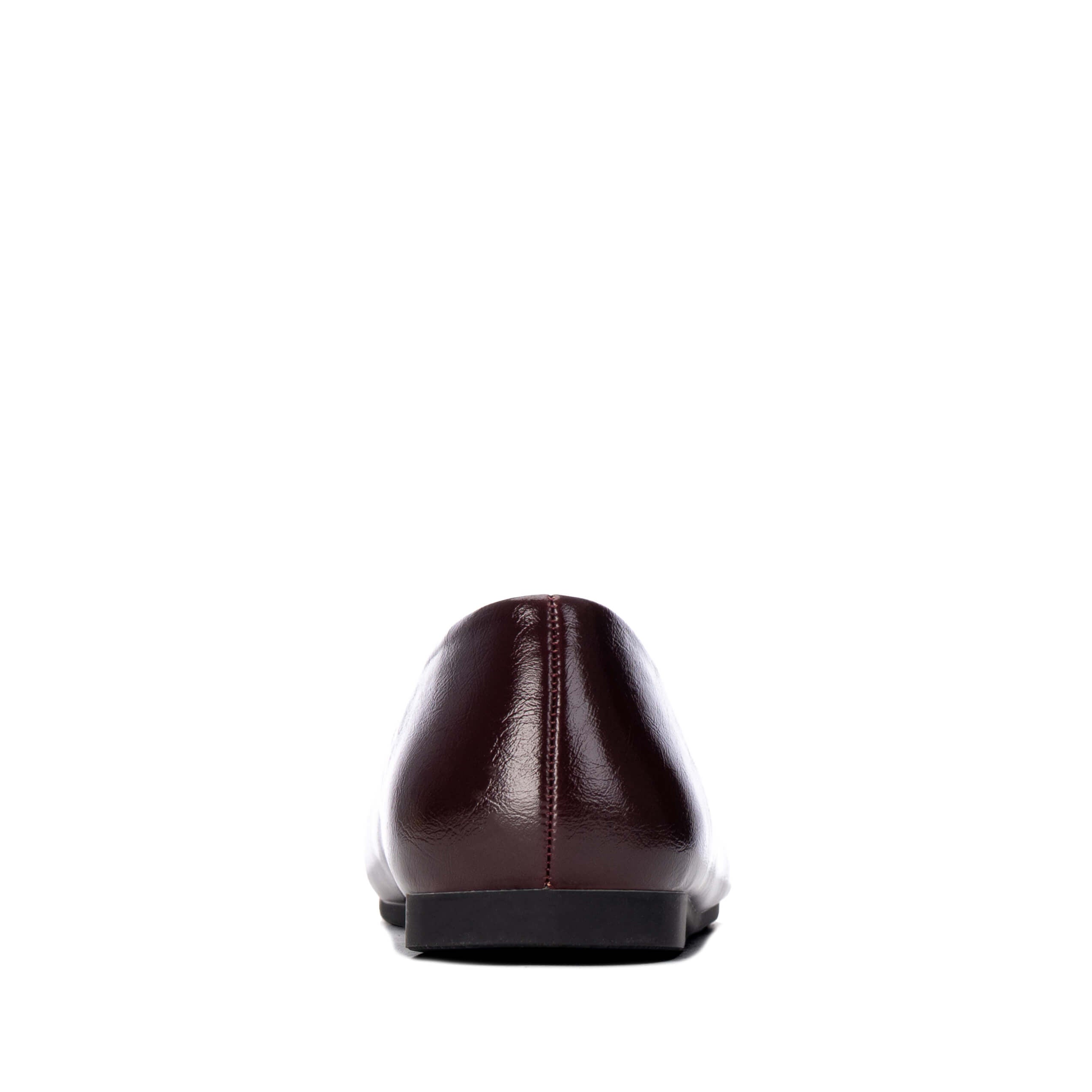 Women’s leather-look slip-on shoe with soft interior