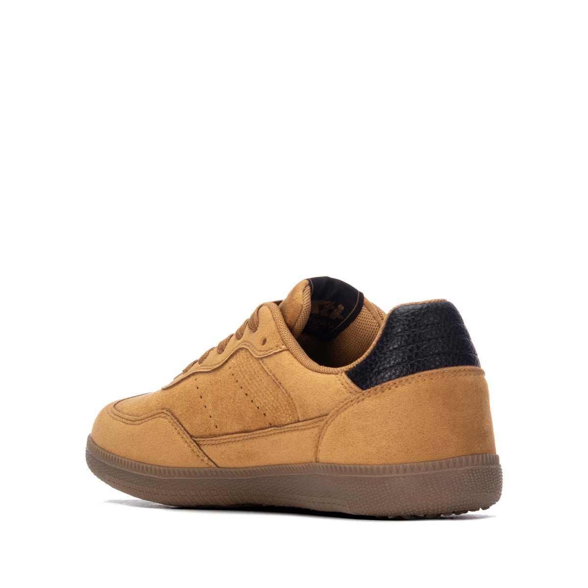Women’s casual trainer with a flexible lightweight sole