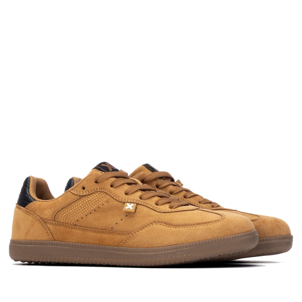 Xti 14647201 low-top sneaker for everyday wear