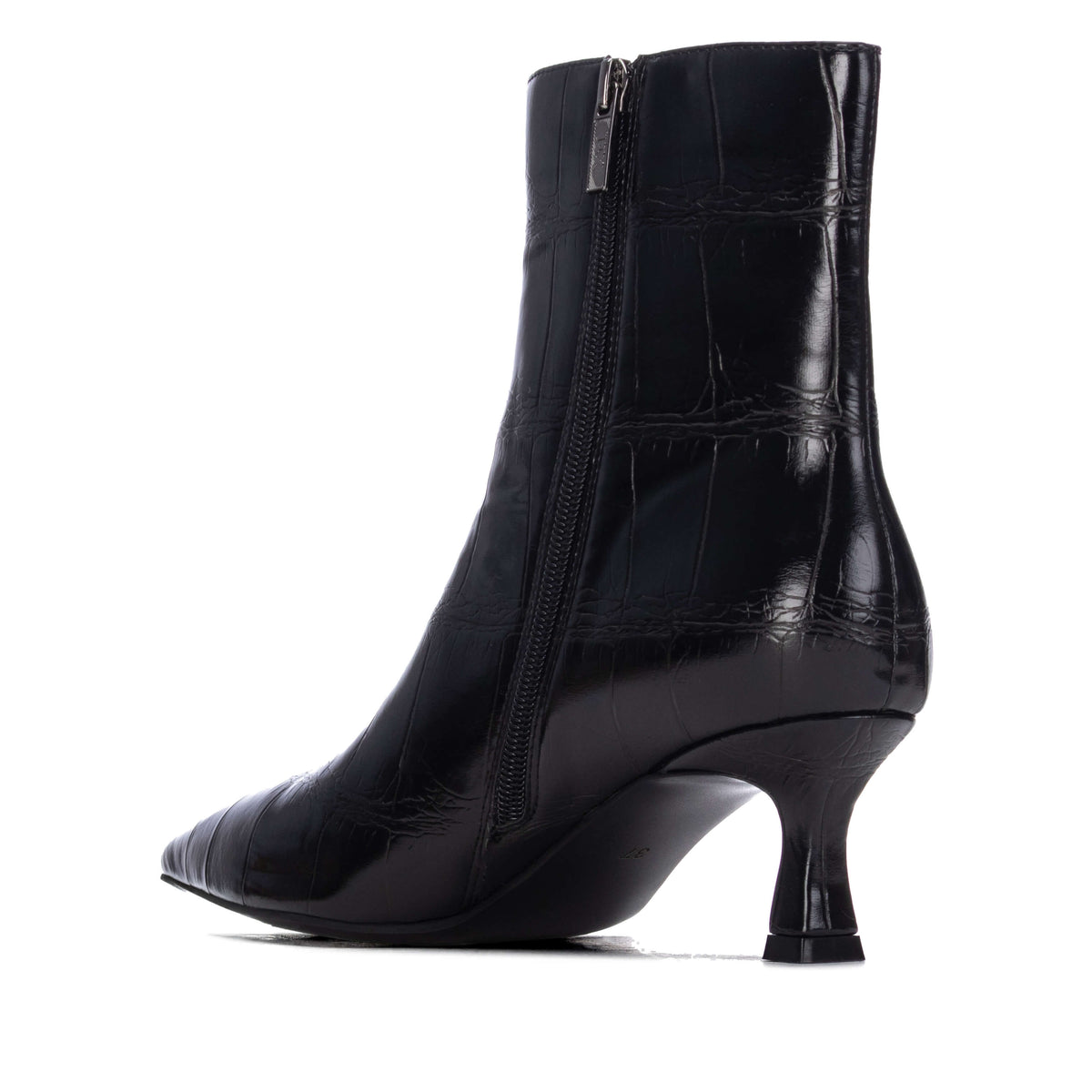 Xti 14621803 heeled boot with textured upper