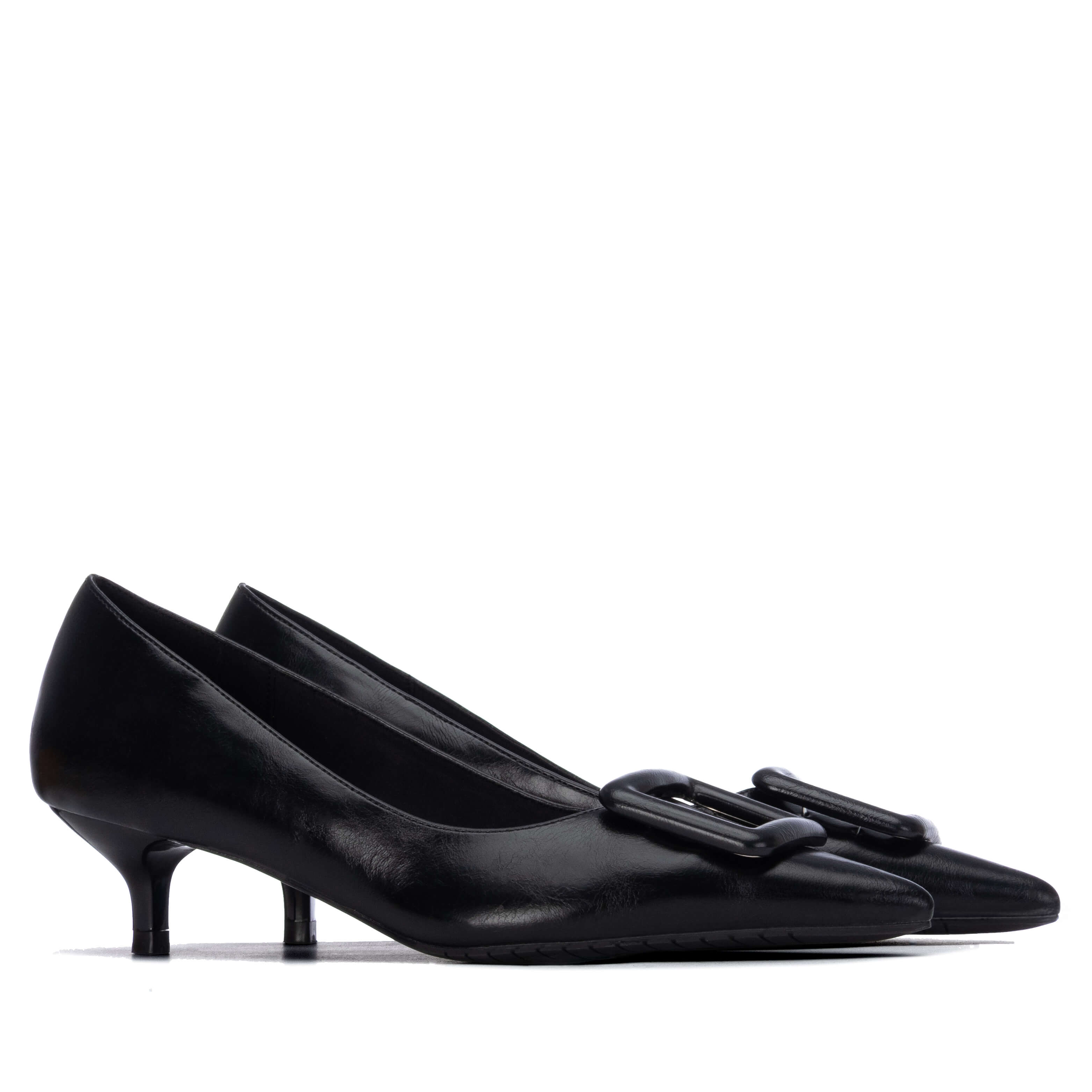 Xti court shoe with a stable medium-height heel