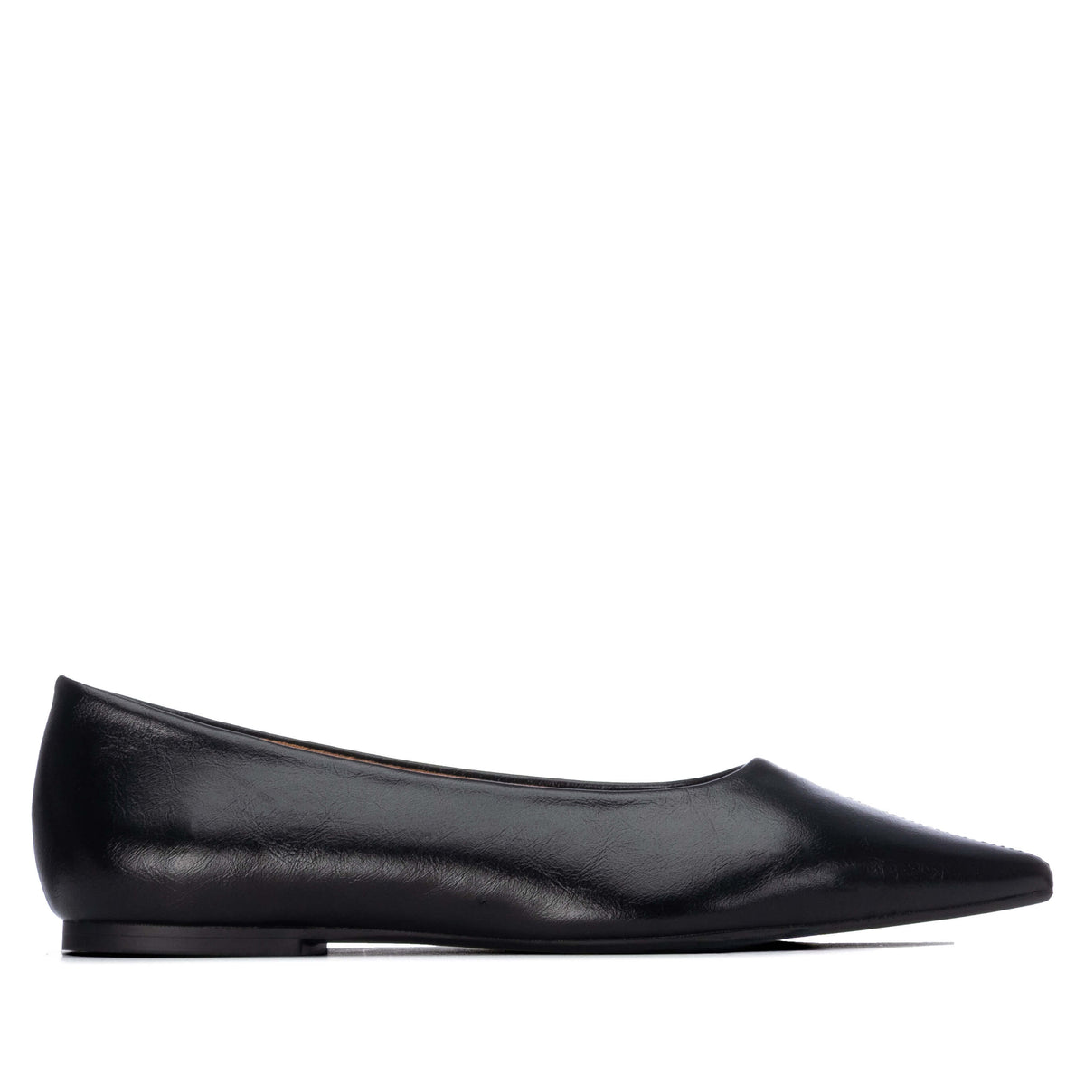 Xti lightweight everyday flat with slip-on design