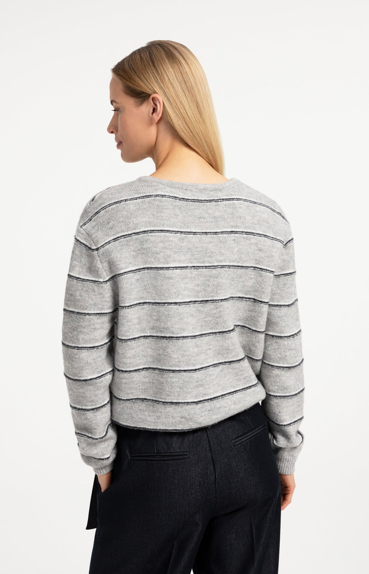 YAYA loose-fit cardigan on model
