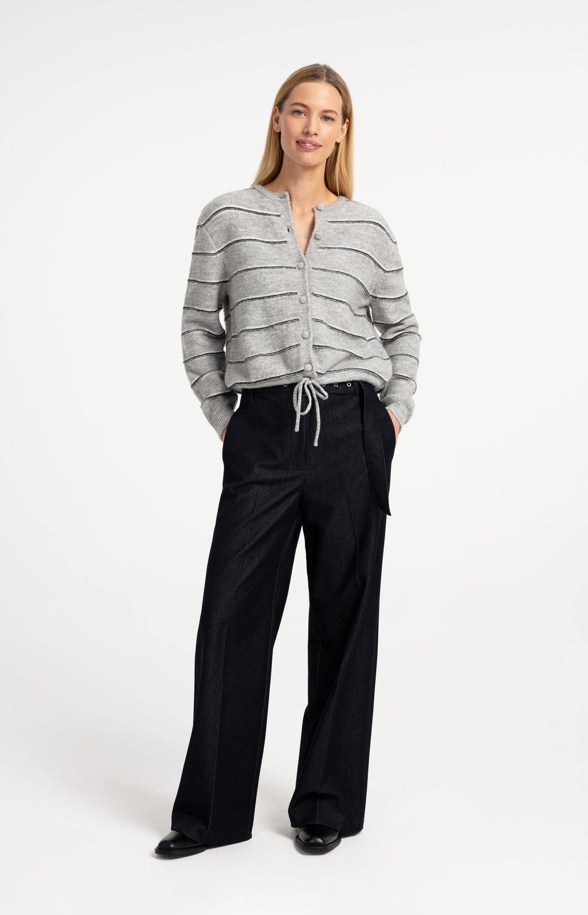 YAYA round-neck cardigan with button front