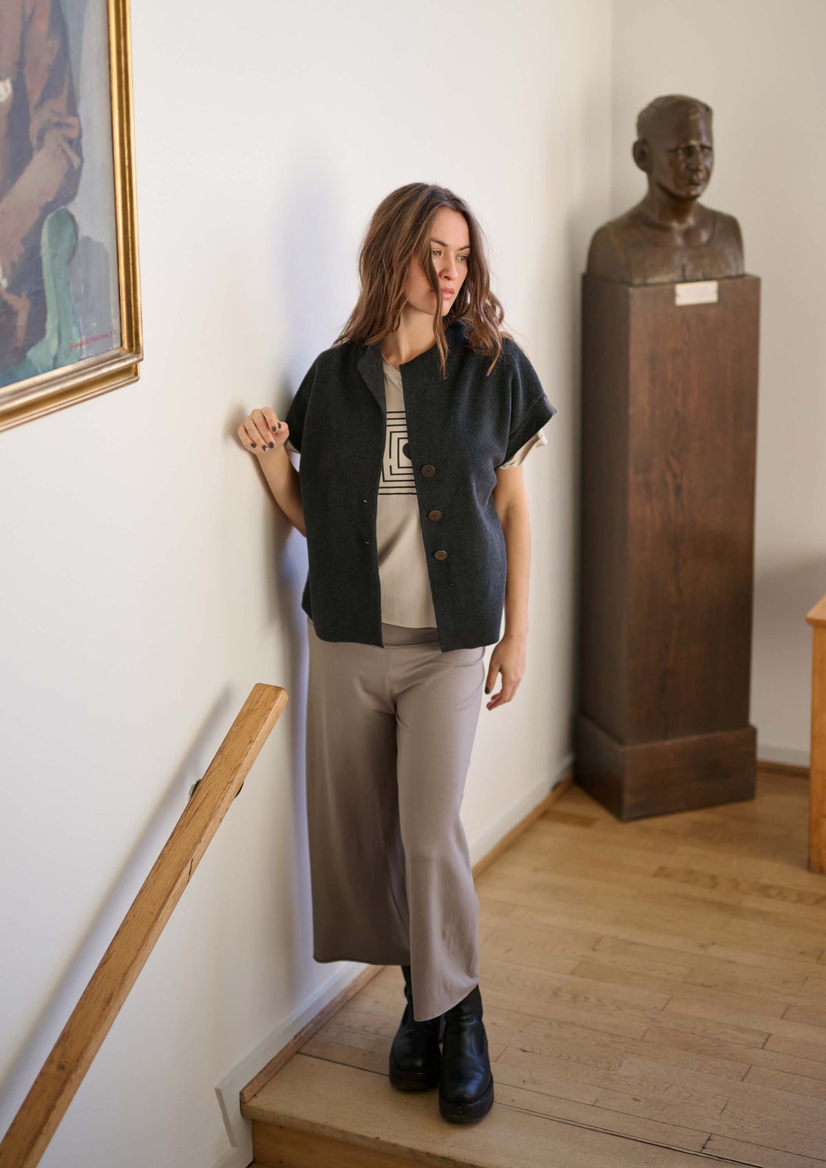 7170 soft black vest on a model