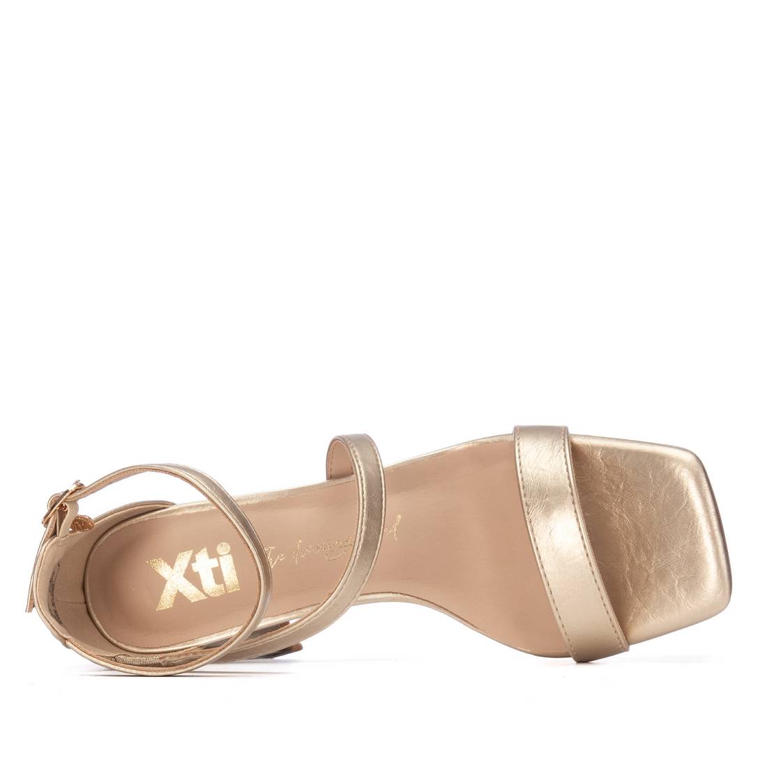 Gold sandal with open square toe