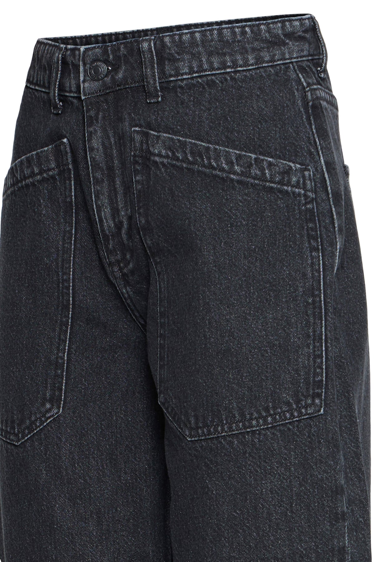Model wearing b.young Kizion black denim jeans showing the high waist and front patch pockets