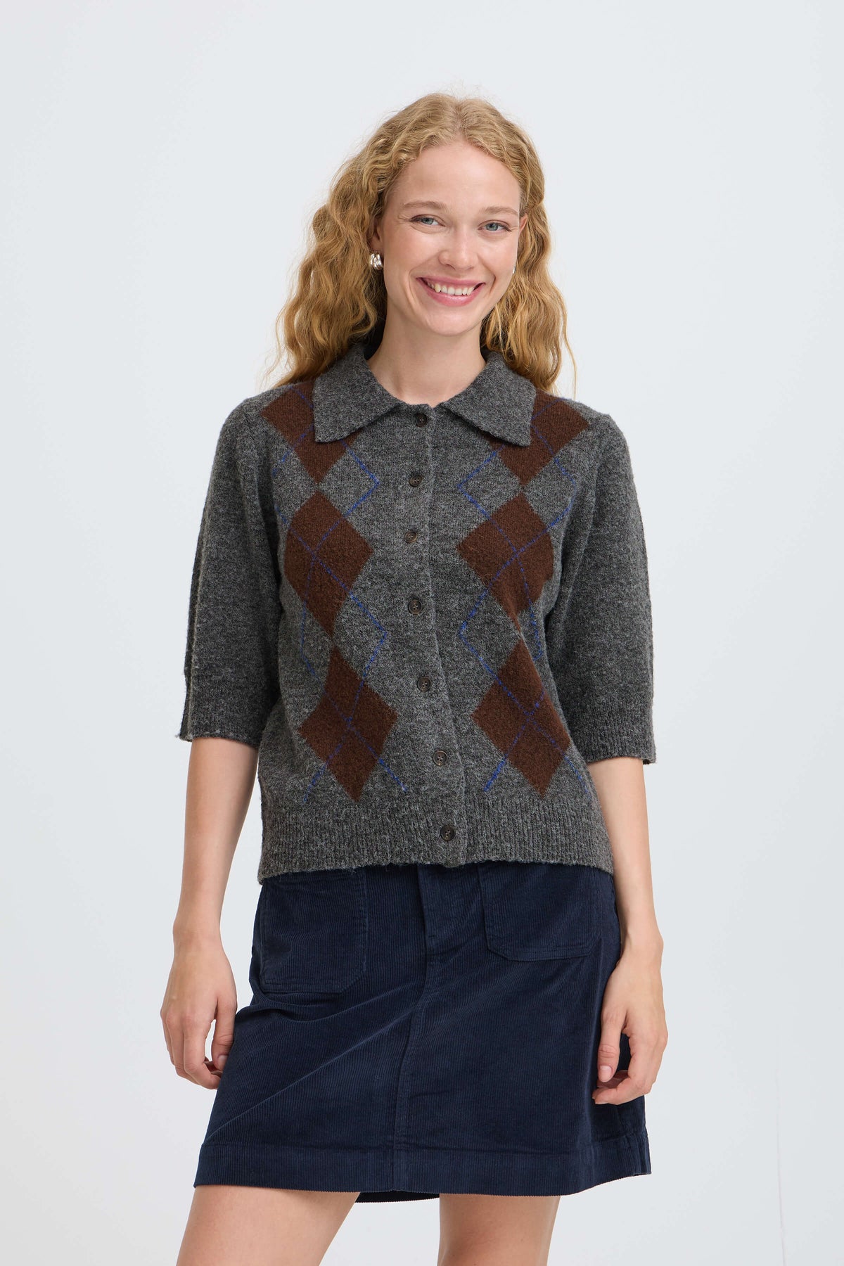 Front close-up of the b.young Ofira dark grey argyle cardigan with brown diamond pattern