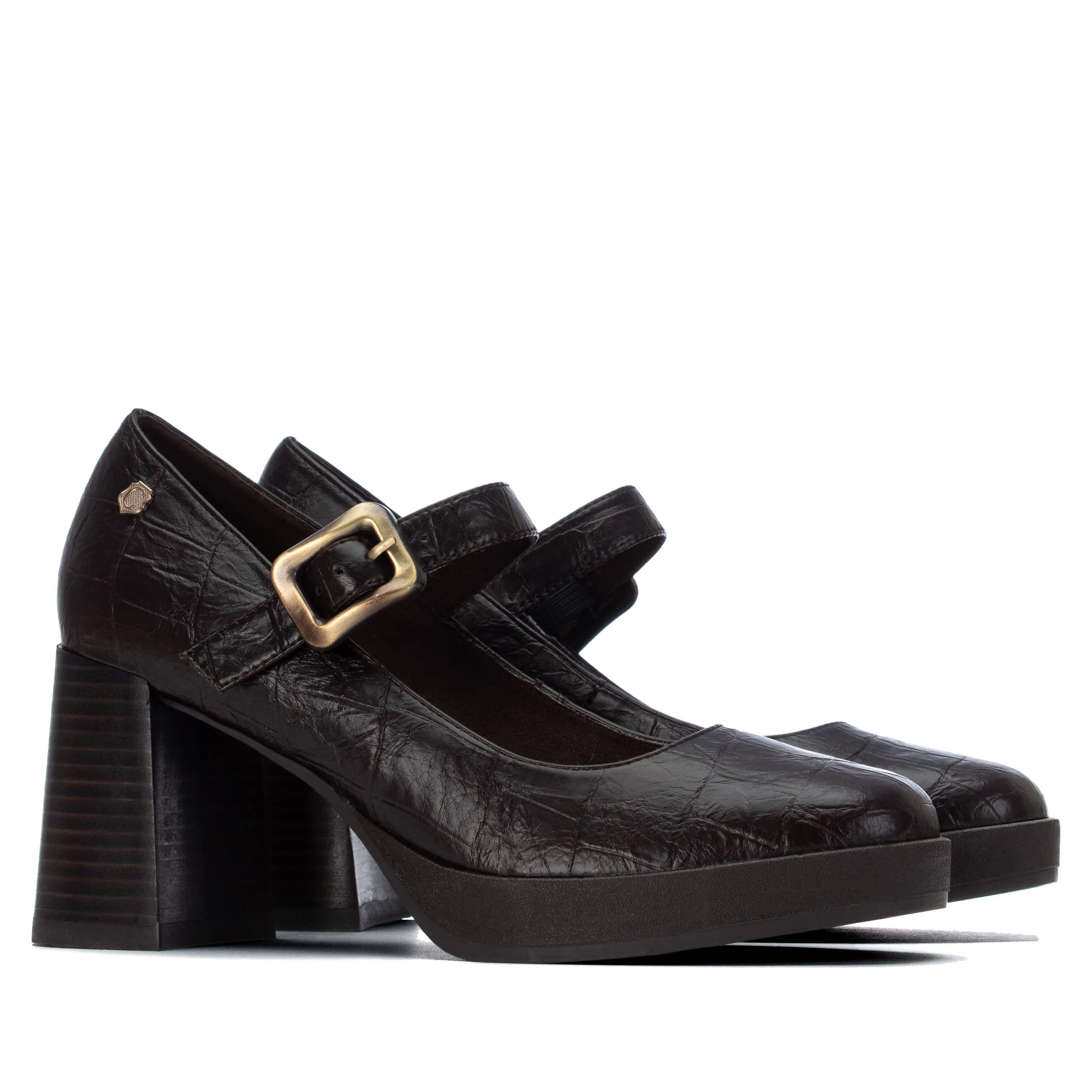 Women’s lightweight heeled shoes by Carmela