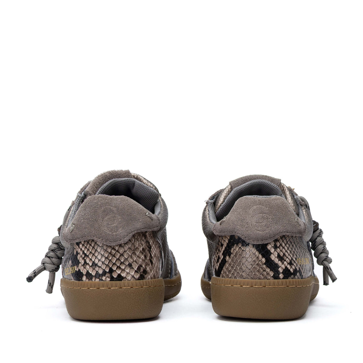 Women’s leather runners with a non-slip 3 cm sole