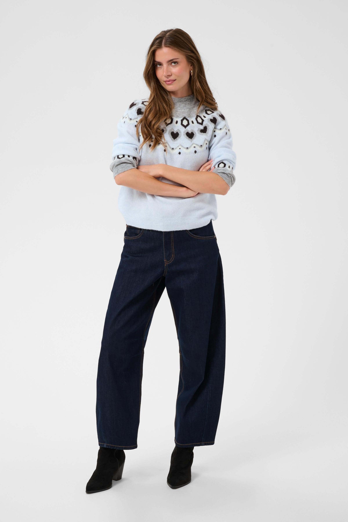 Cream style 10615628 heart-pattern knit jumper on model