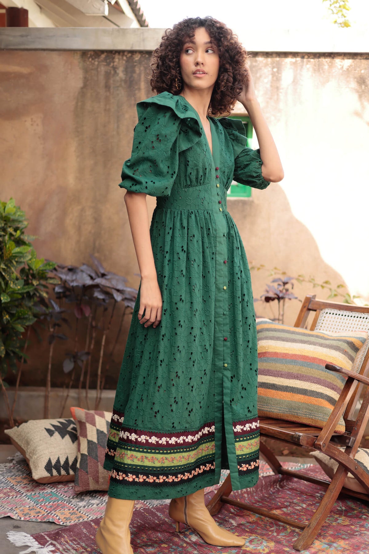 Emily Lovelock ELAW26-D1732-05 styled model view