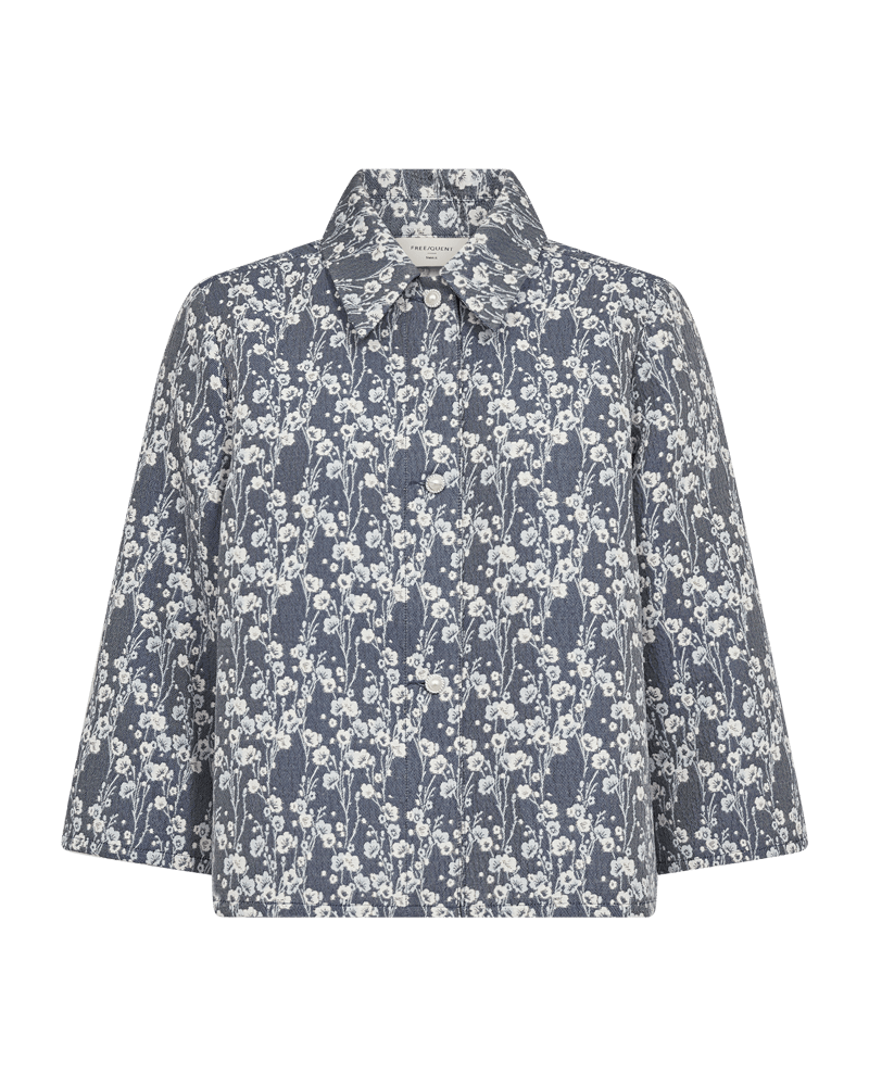 Women’s Freequent jacket with a collar and long wide sleeves