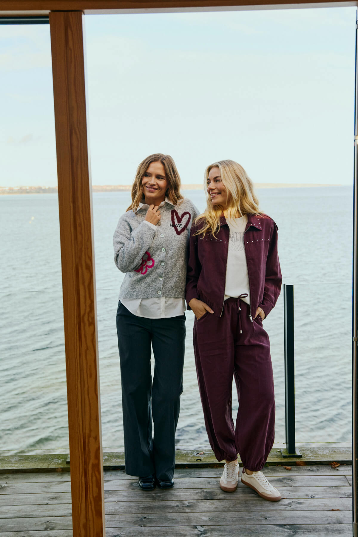 Styling of Freequent cardigan