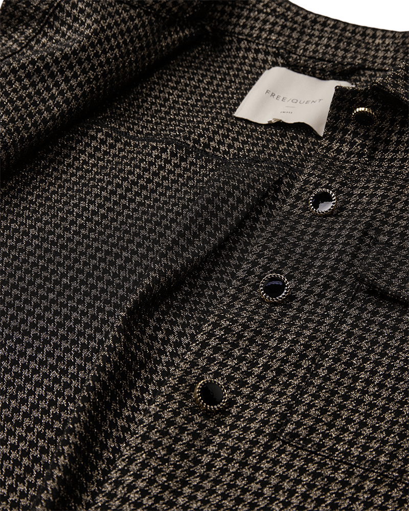 Freequent Rexy statement button and chest pocket detail