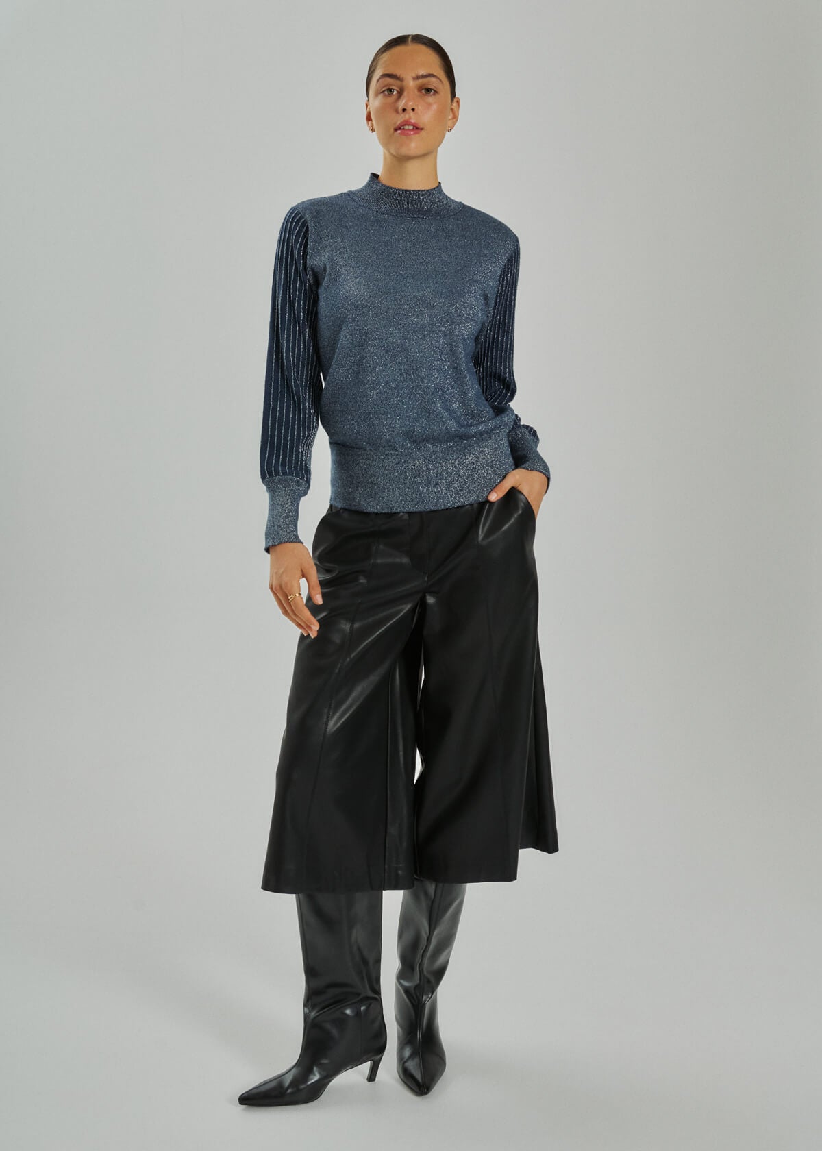 Freequent Veggy faux leather shorts on model
