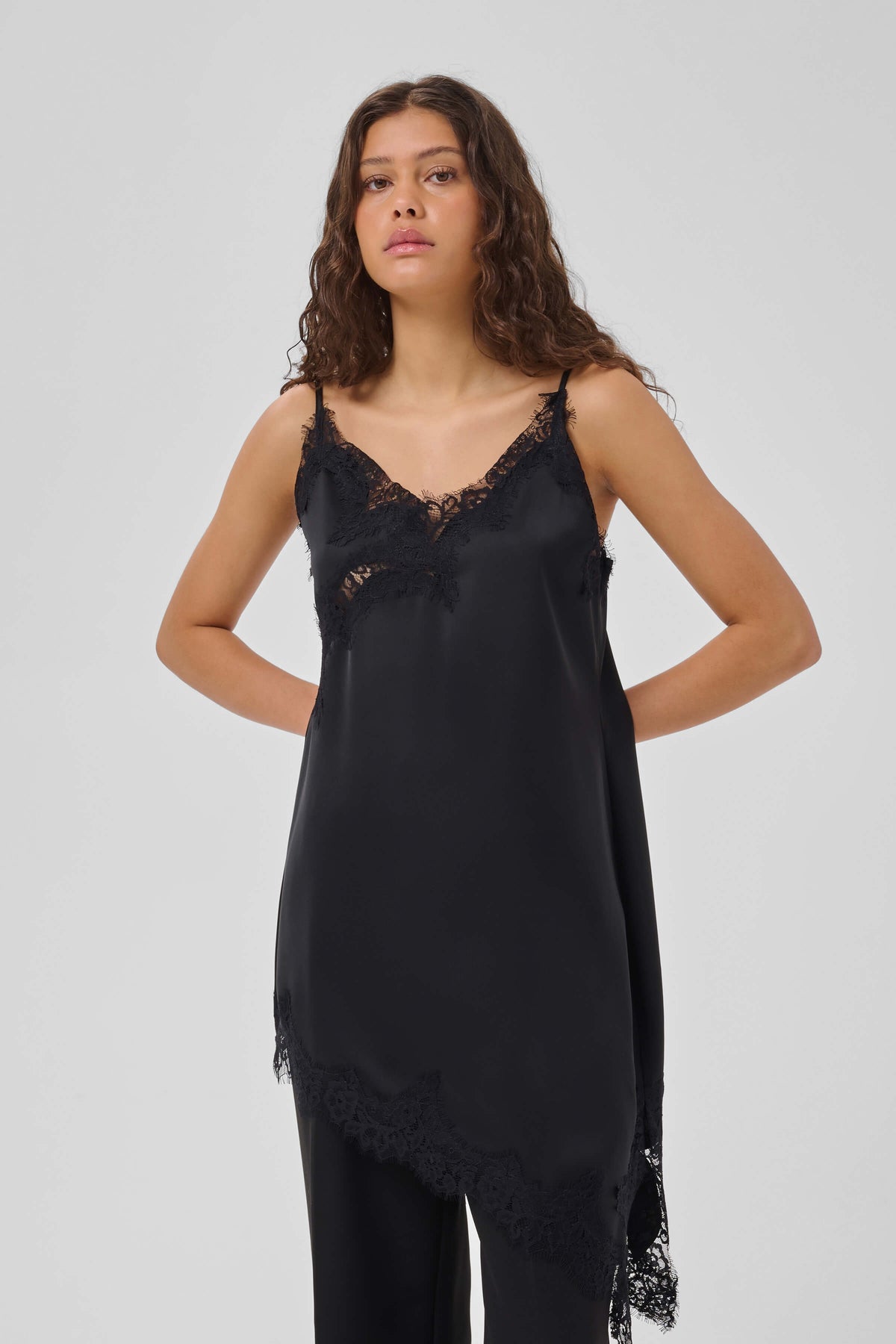 Women’s MWBrenda satin dress with lace trim