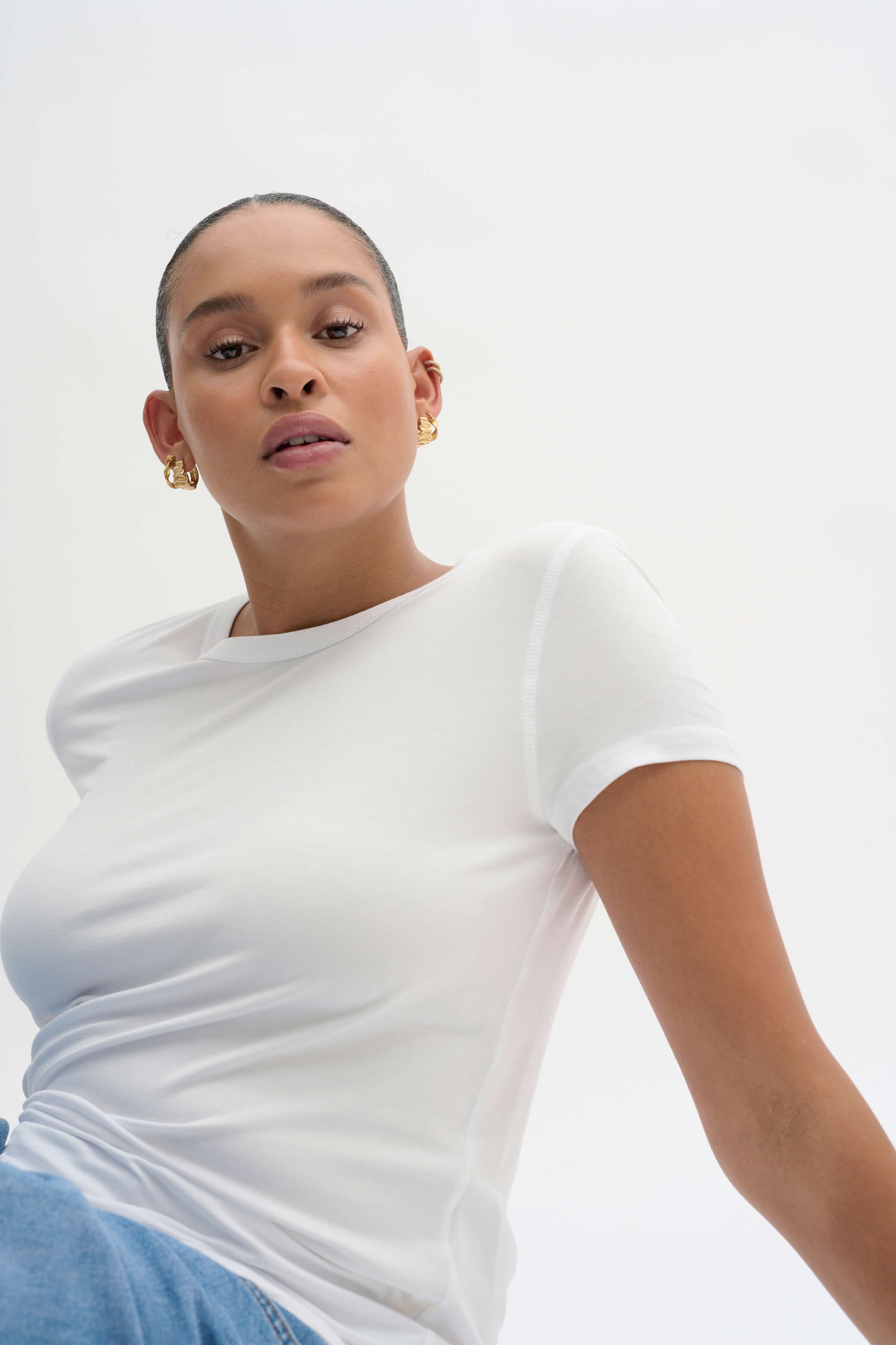 Side view of the women’s short-sleeved modal tee