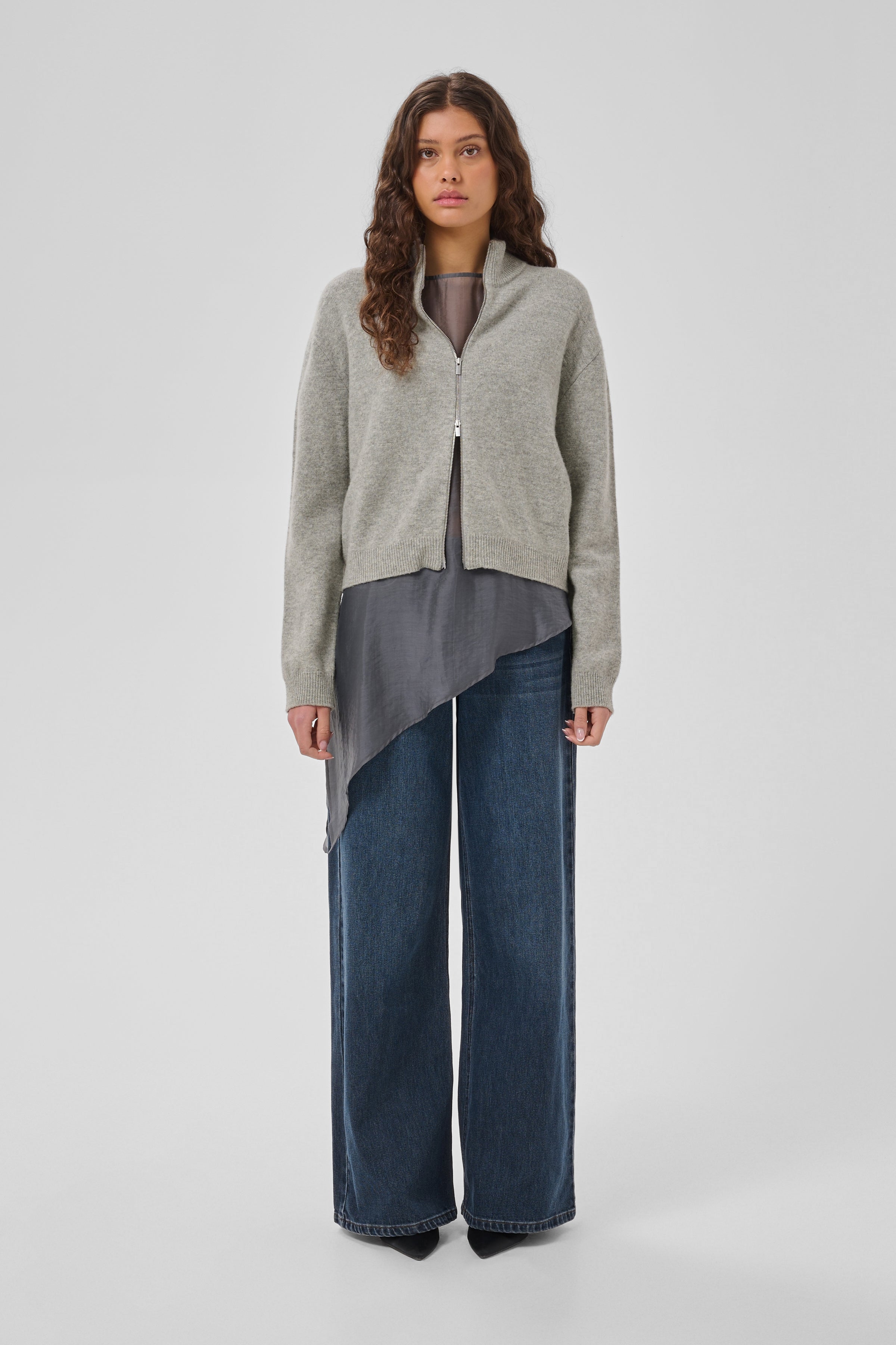 Front view of MWTracy cropped zip cardigan
