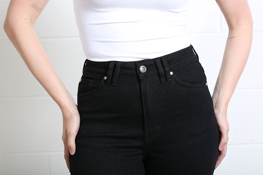 Close-up of the Jane Jeans with a single-button fastening
