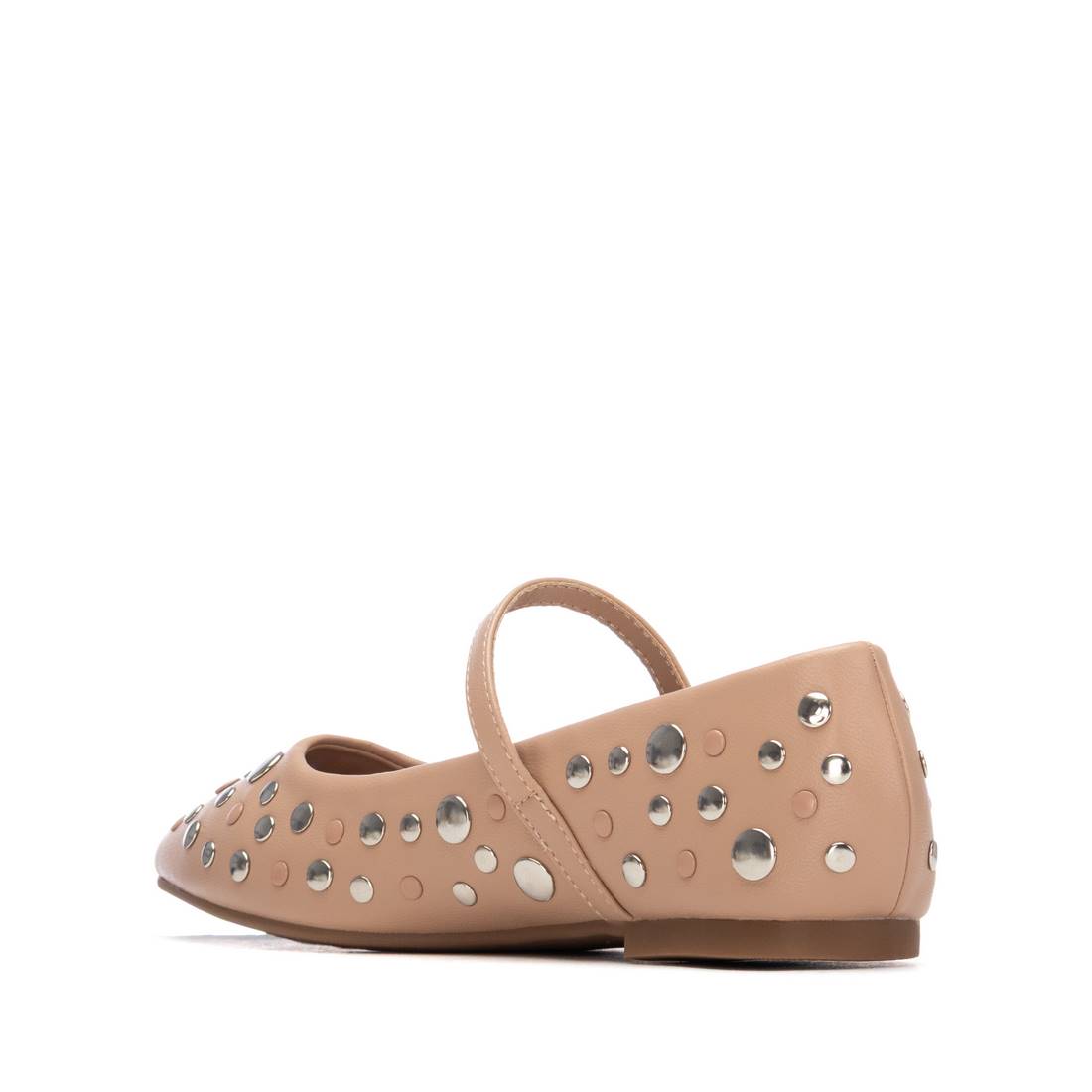 Nude flat summer shoes with silver details