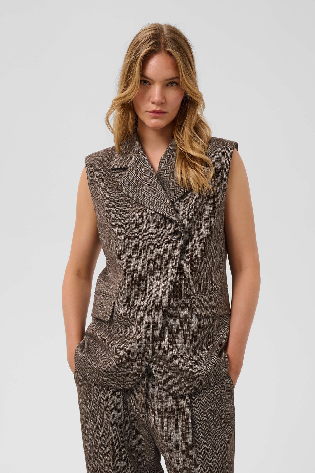 Soaked in Luxury Kango tailored sleeveless waistcoat