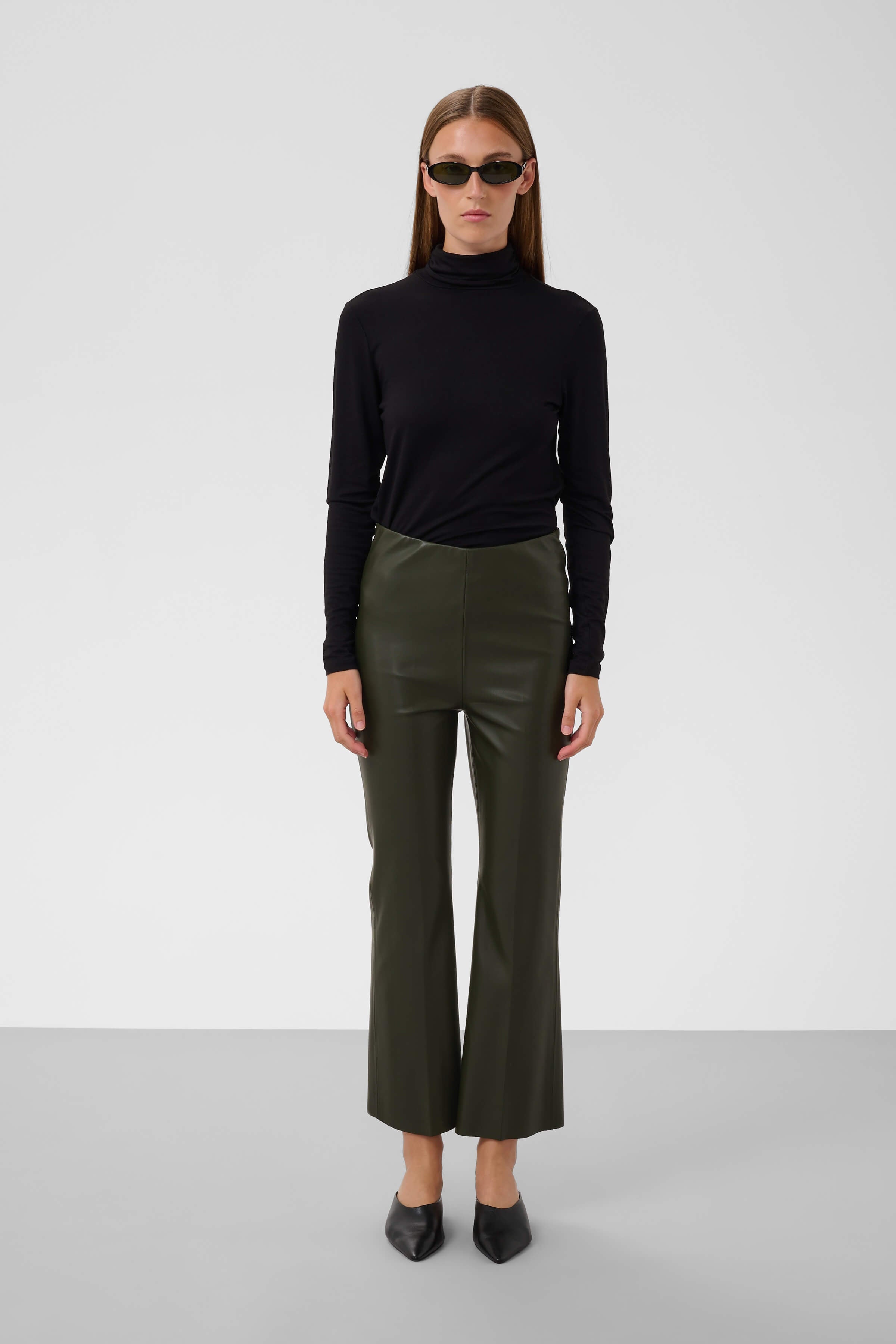Soaked in Luxury Kaylee cropped trousers with a subtle sheen