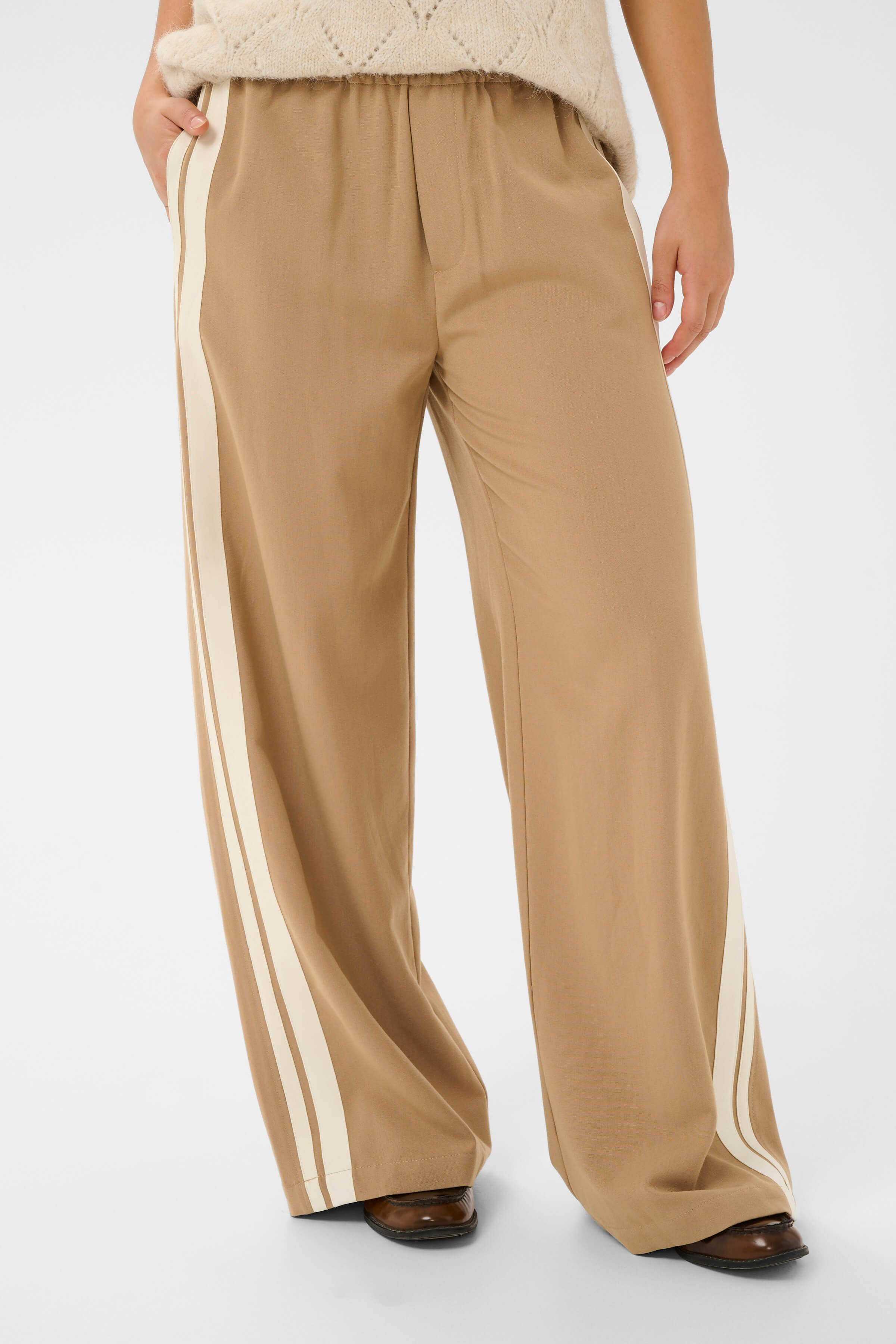 Full-length camel trousers with cream stripes