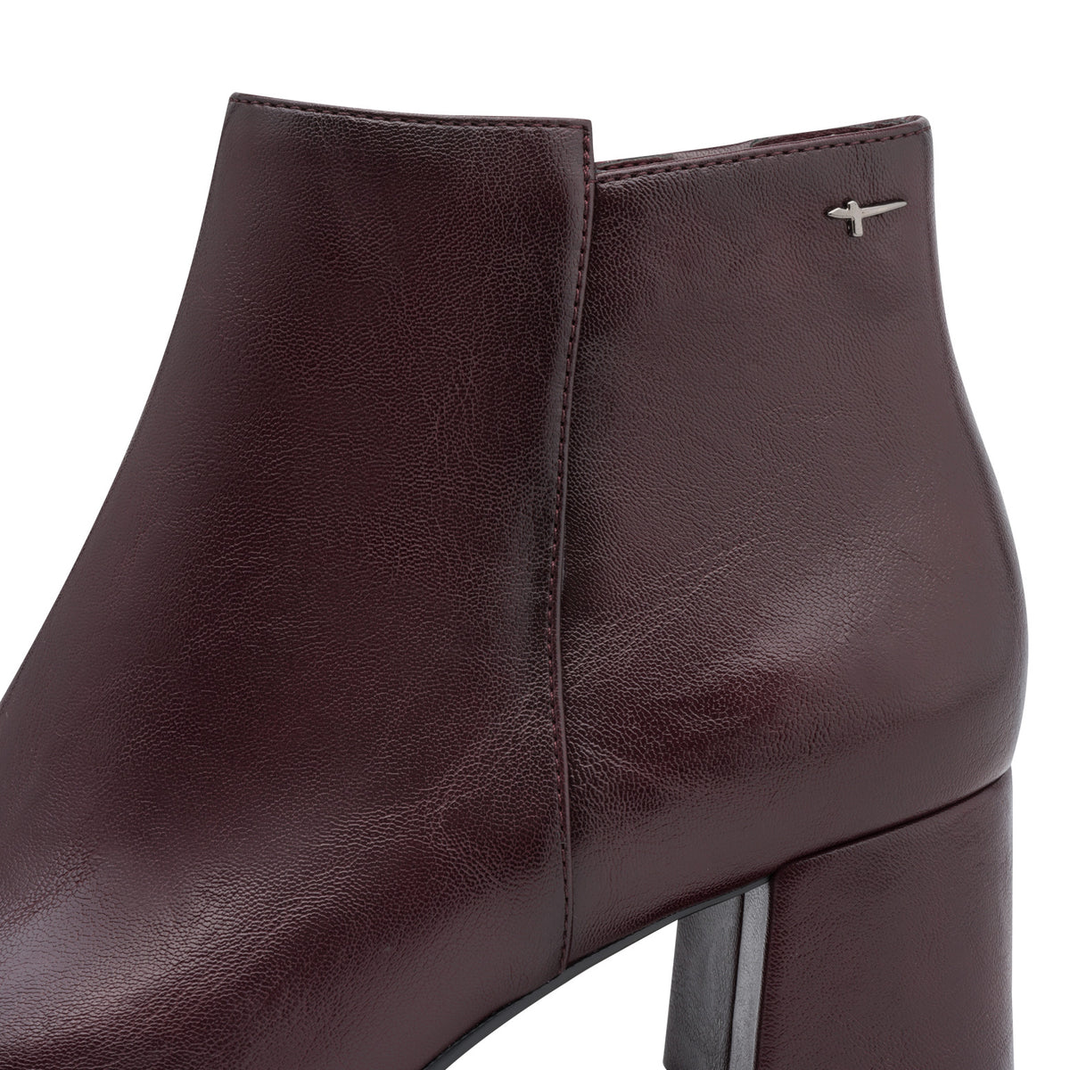 Tamaris pointed-toe ankle boots with a stable block heel
