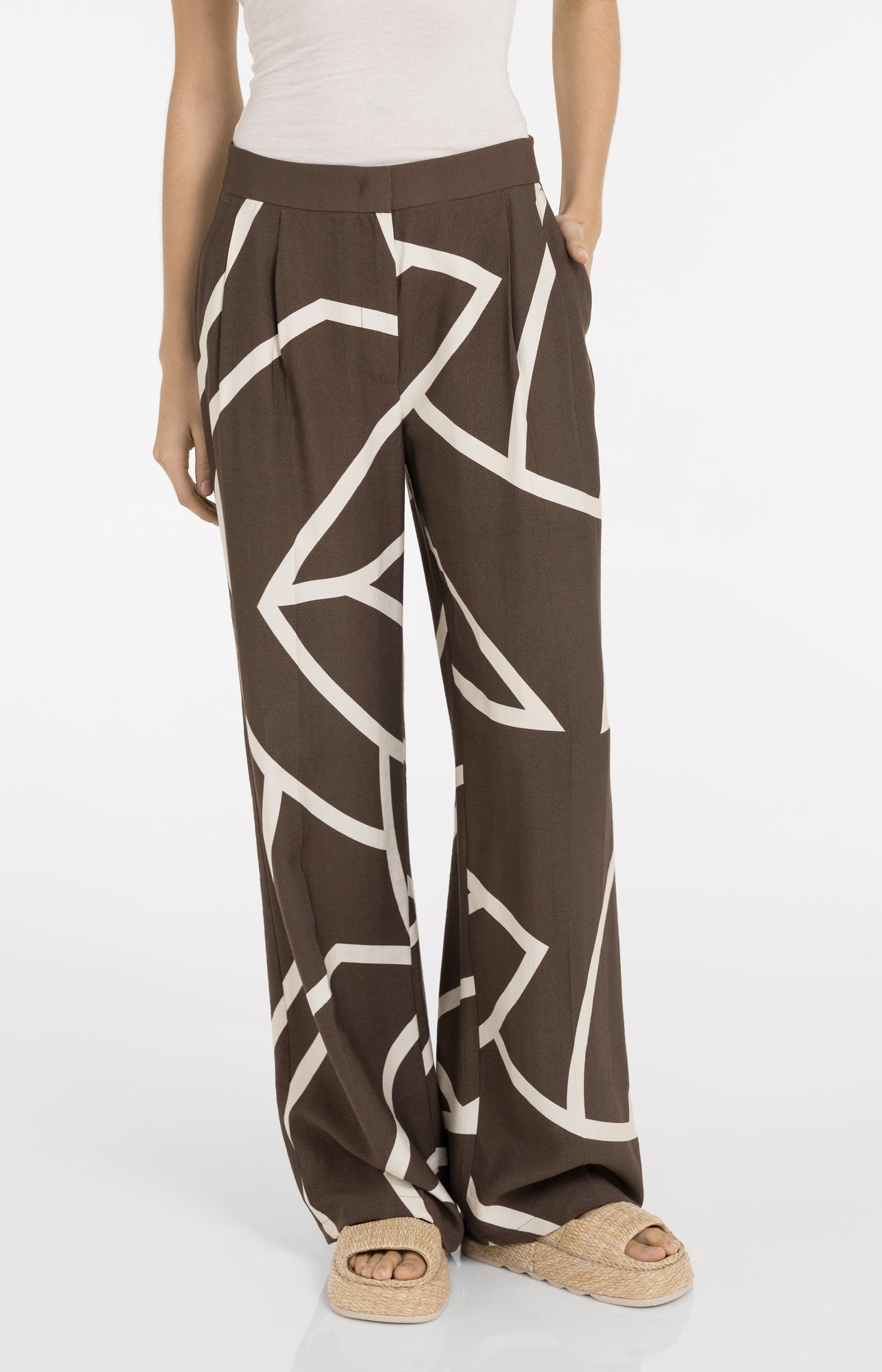 Wide-leg trousers
