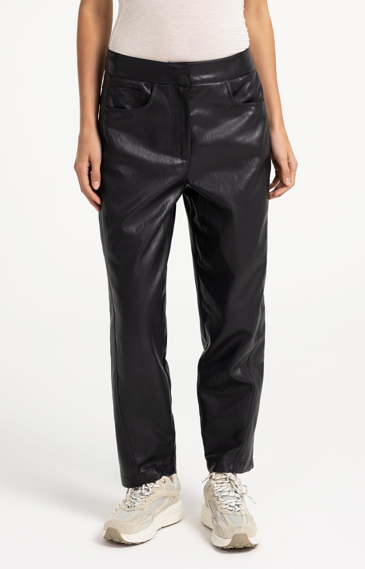 YAYA Faux Leather Carrot-Fit Trousers style 01-309289-609