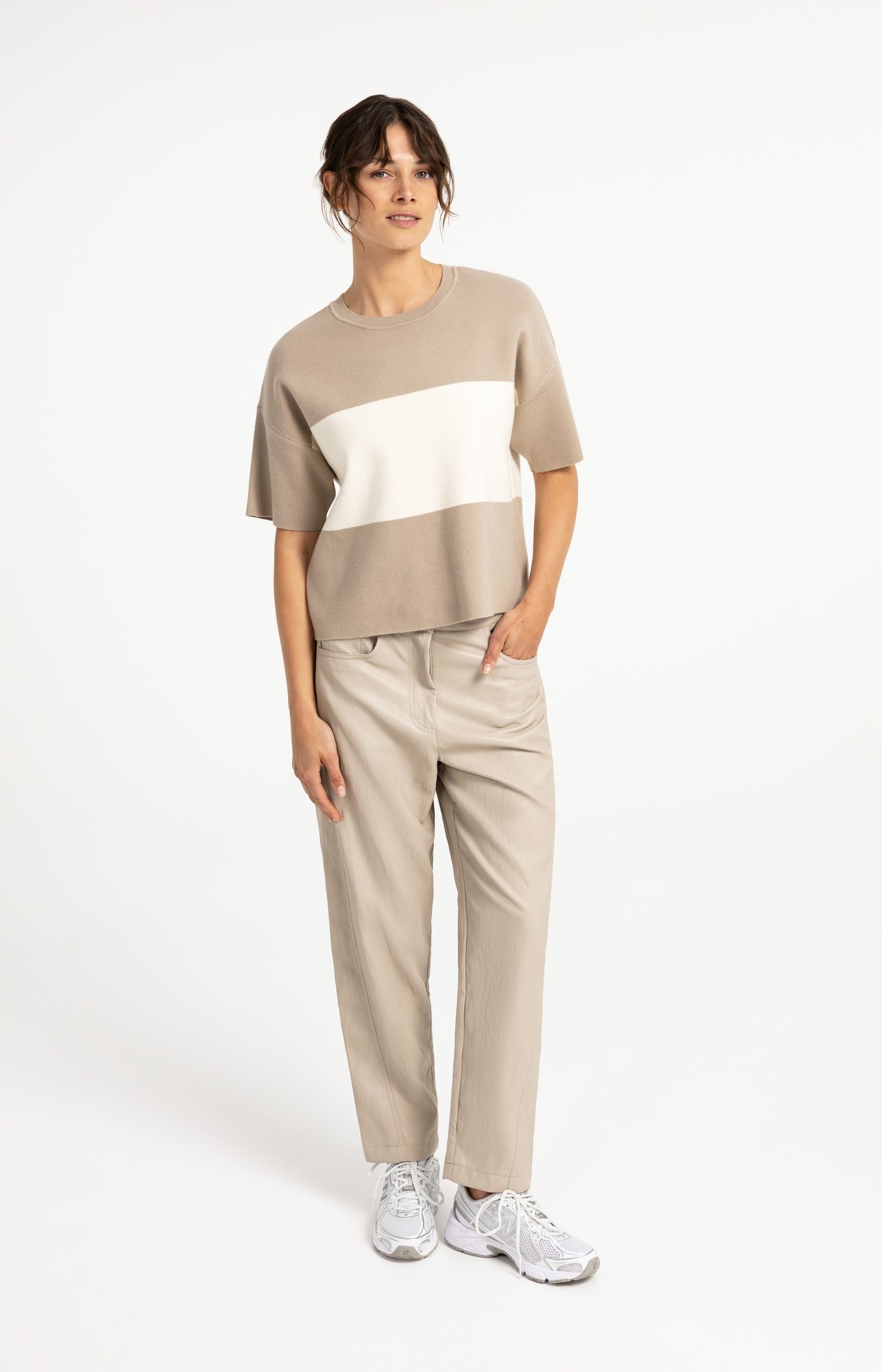 Faux leather carrot fit trousers frim YAYA